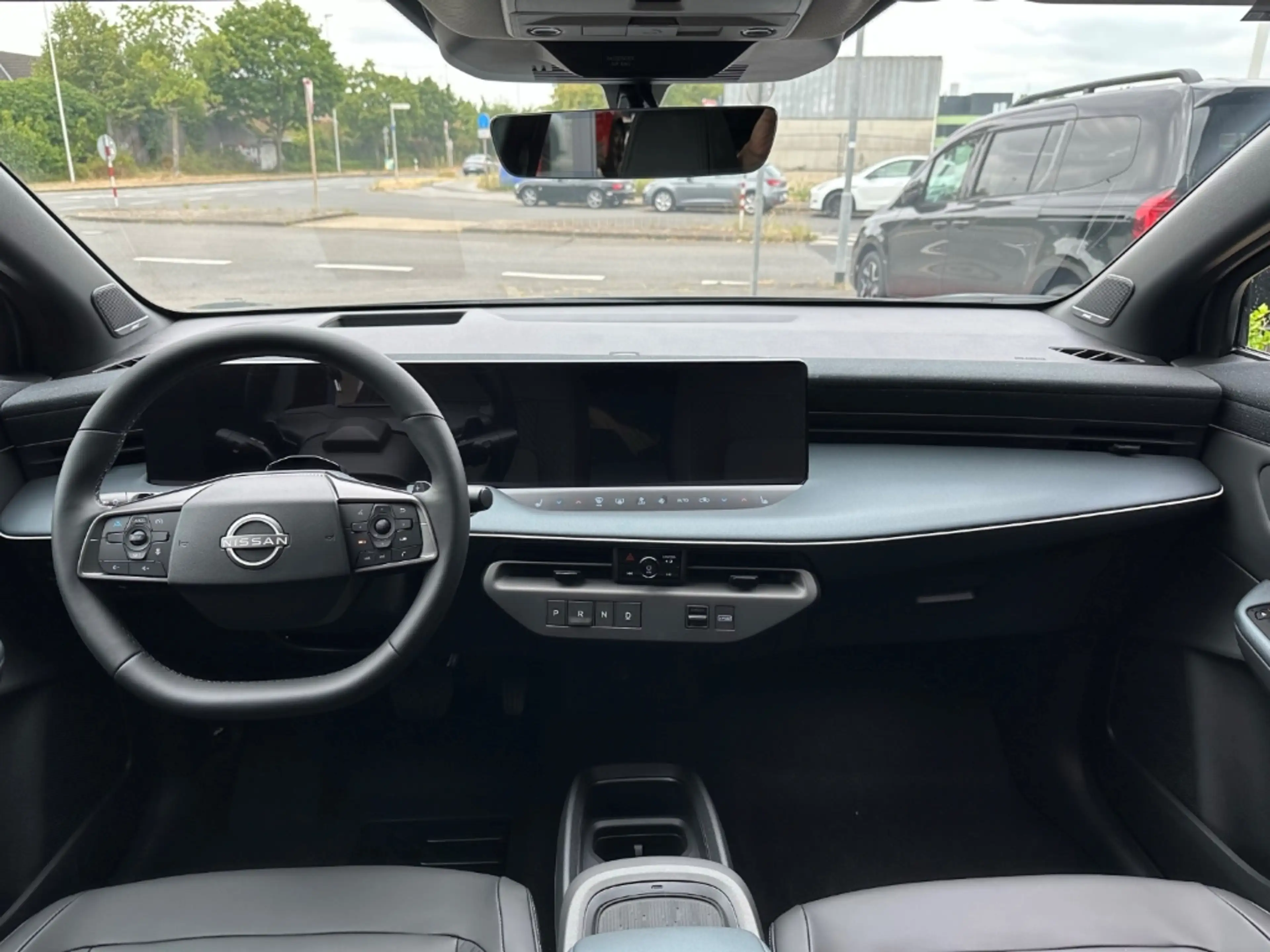 Nissan Leaf (2026) EVOLVE 75kWh 2-Farben HUD Panorama Navi Led — photo 7