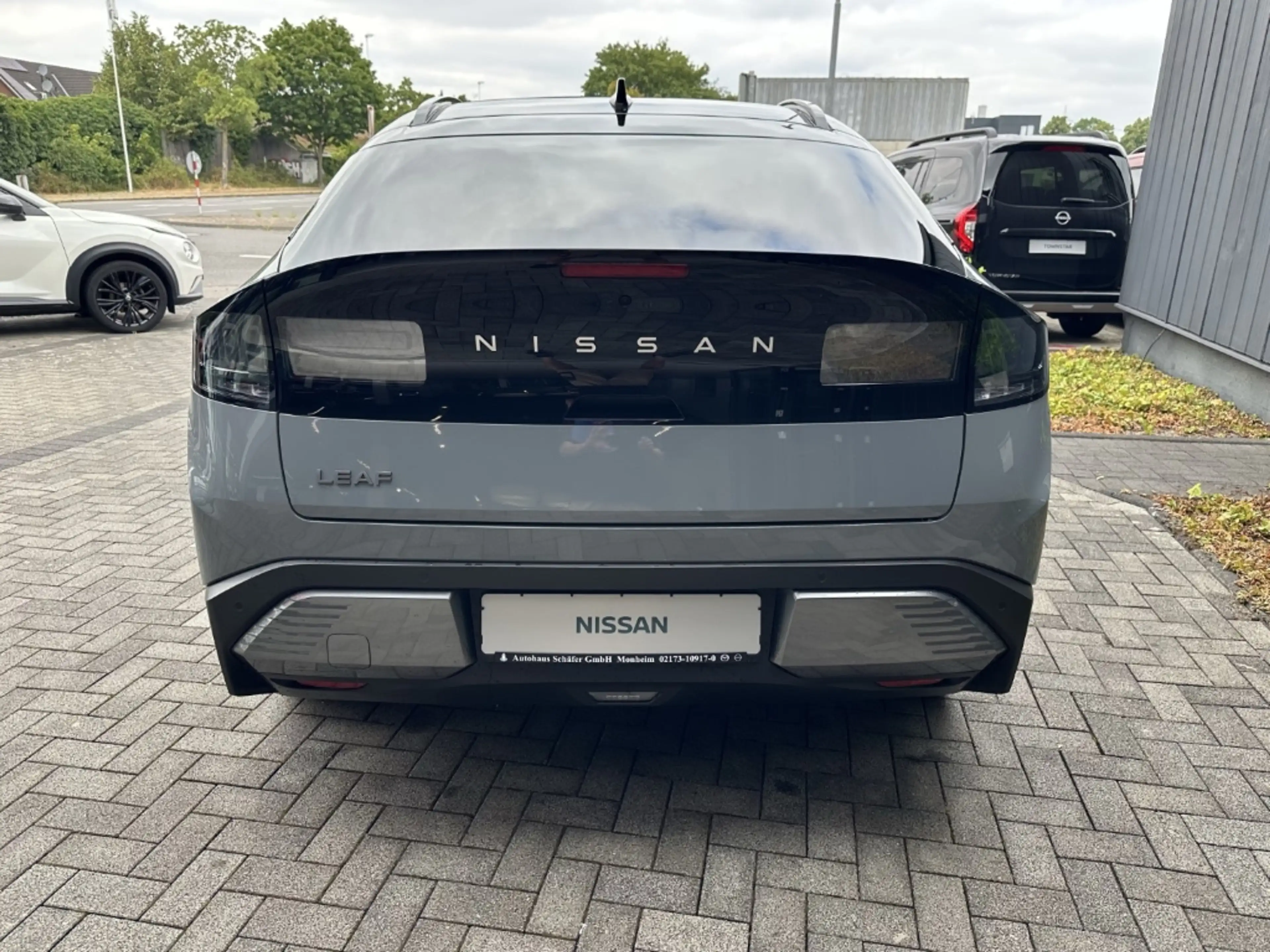 Nissan Leaf (2026) EVOLVE 75kWh 2-Farben HUD Panorama Navi Led — photo 4