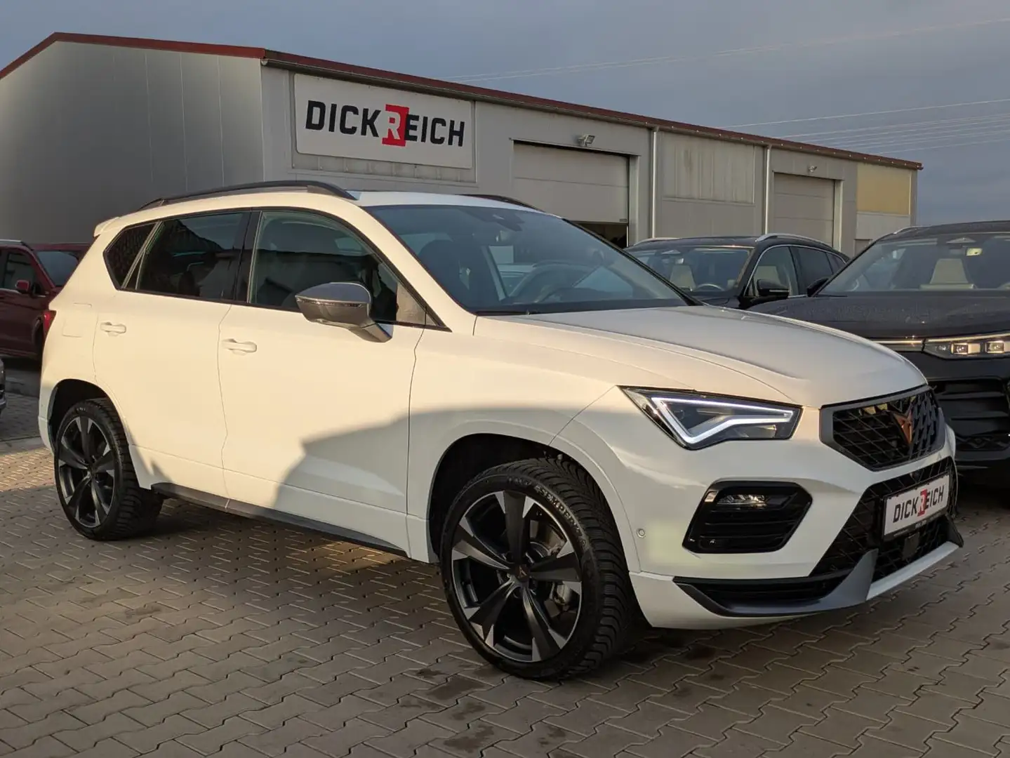 CUPRA Ateca 1.5 TSI DSG PANO*ALCANTARA*KAMERA*NAVI*LED Weiß - 1