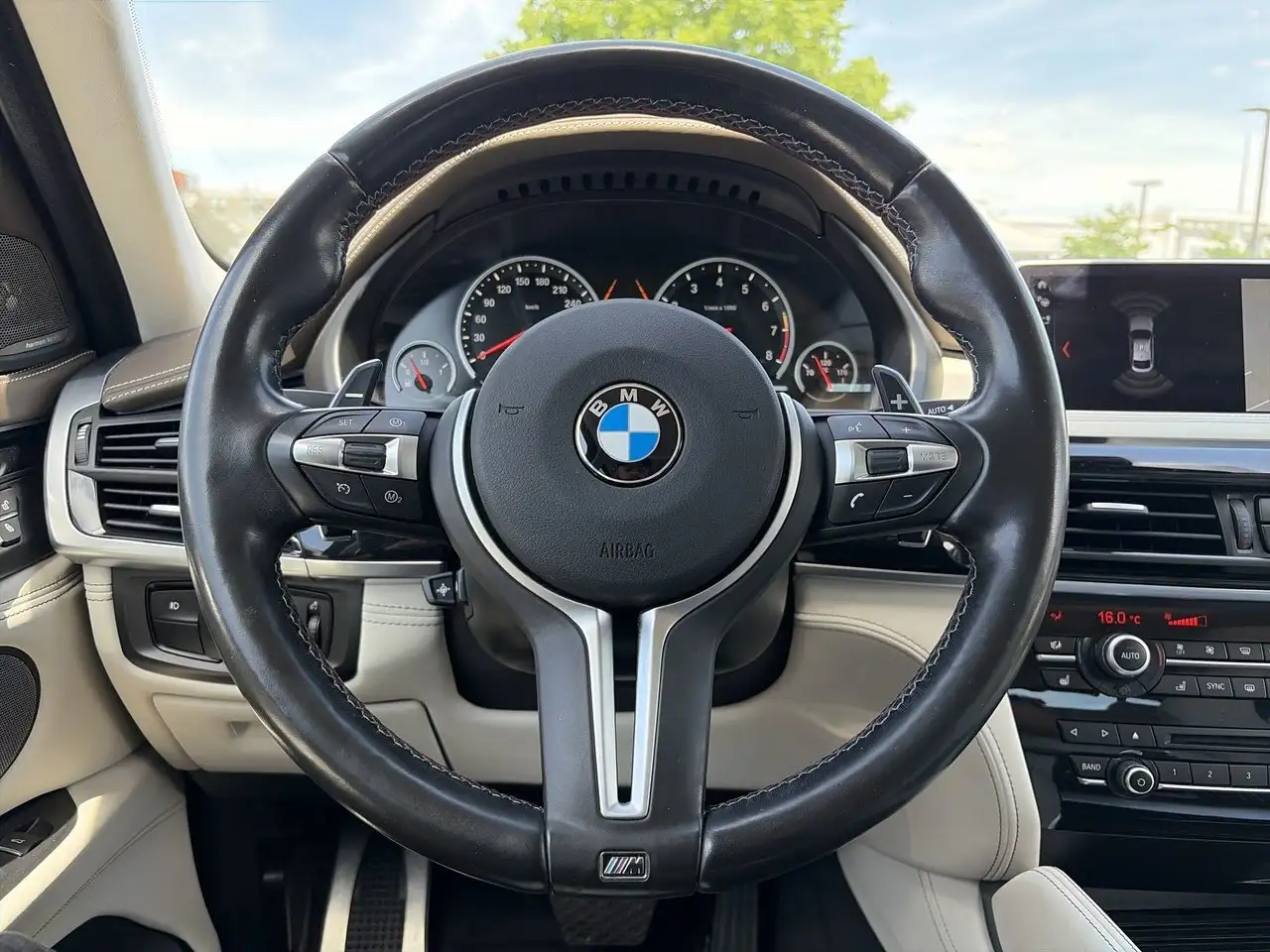 BMW X6 M снимка BMW X6 M