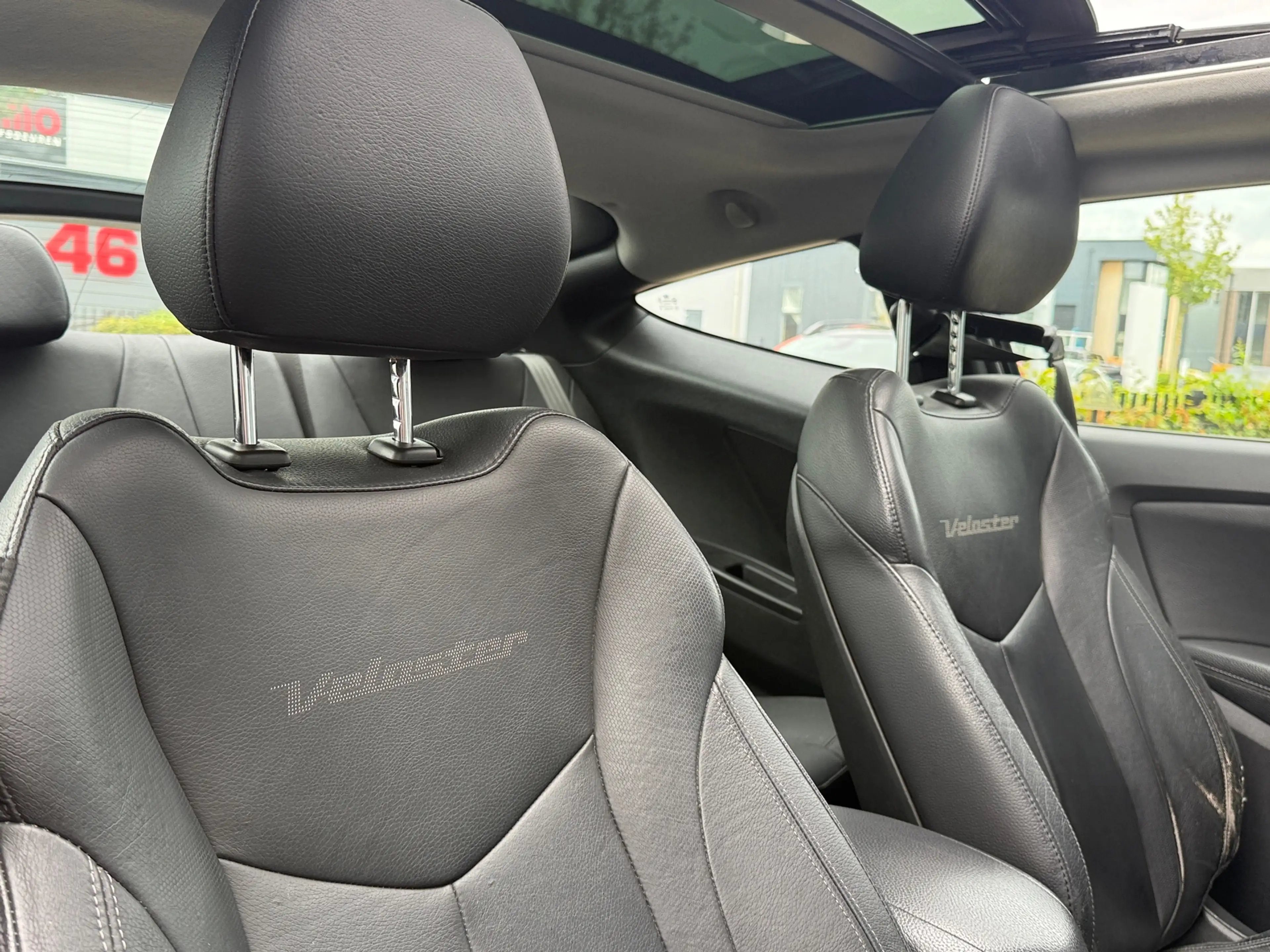 Hyundai VELOSTER 1.6 GDI i-Catcher / Start-Stop / SCHUIFDAK — photo 12