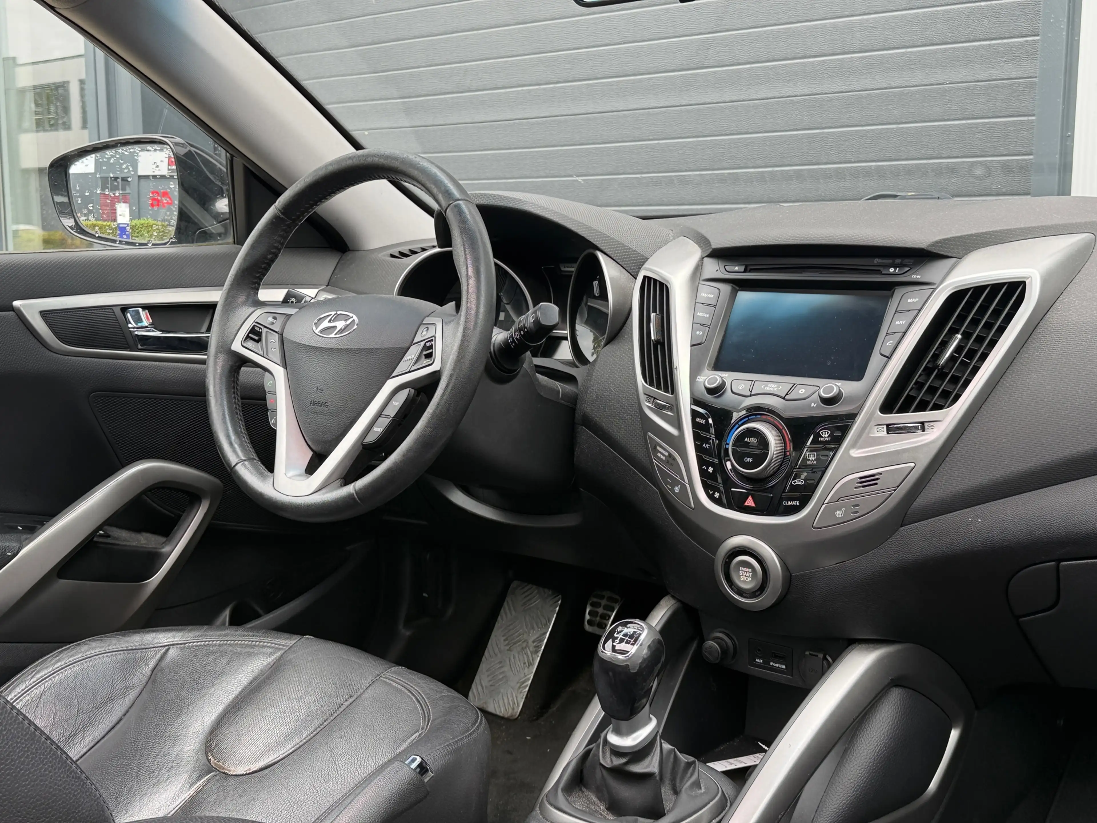 Hyundai VELOSTER 1.6 GDI i-Catcher / Start-Stop / SCHUIFDAK — photo 2
