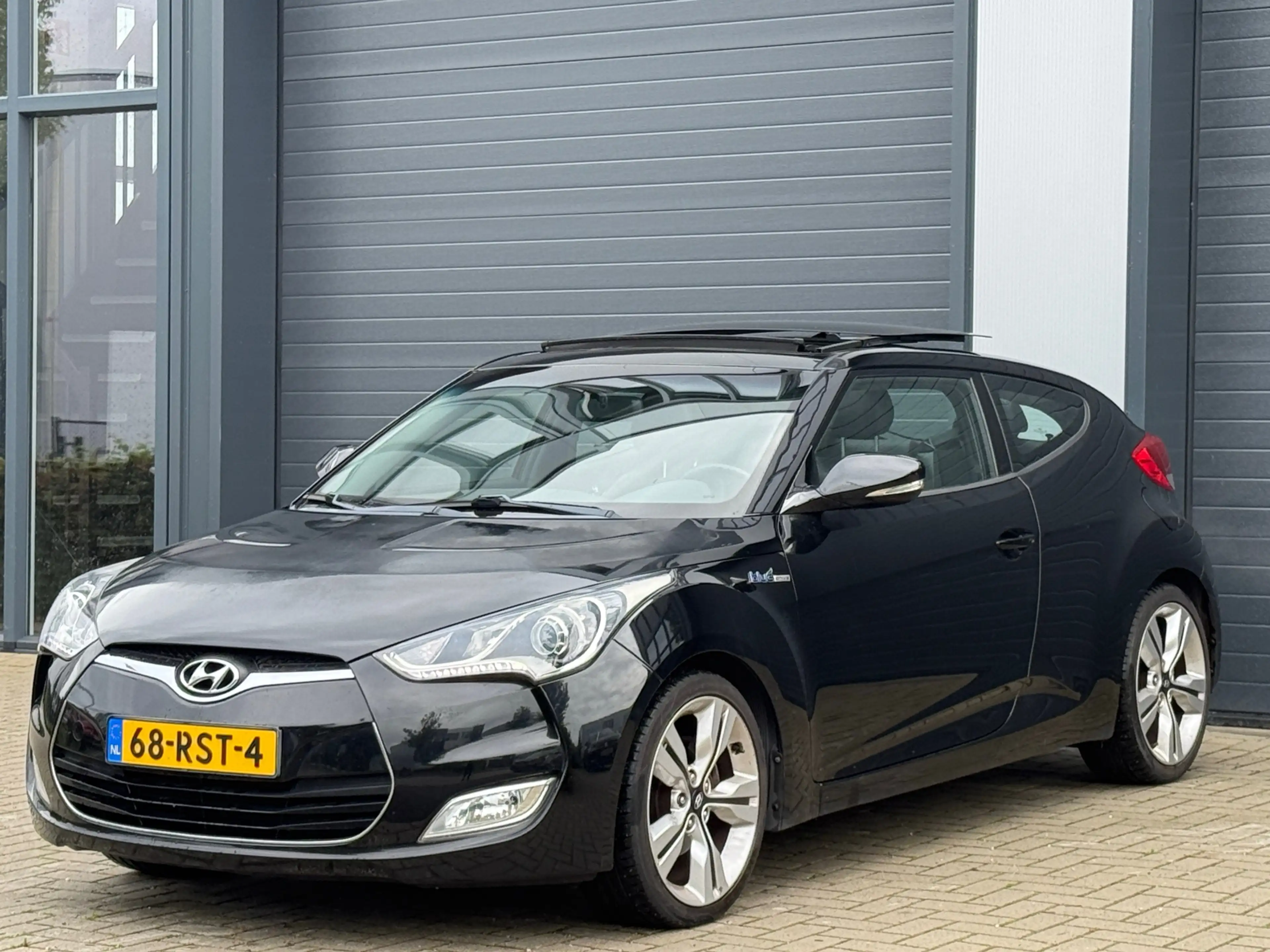 Hyundai VELOSTER 1.6 GDI i-Catcher / Start-Stop / SCHUIFDAK — photo 3