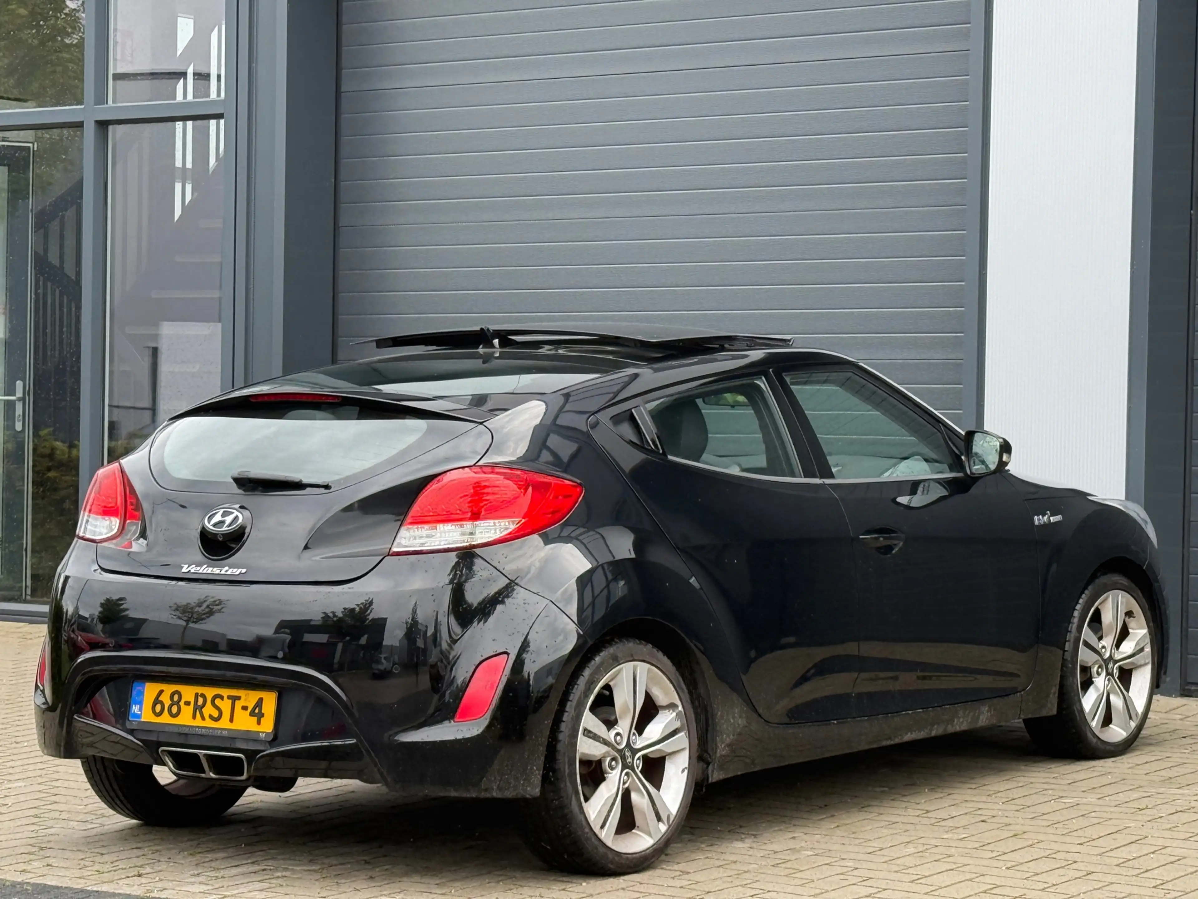 Hyundai VELOSTER 1.6 GDI i-Catcher / Start-Stop / SCHUIFDAK — photo 4