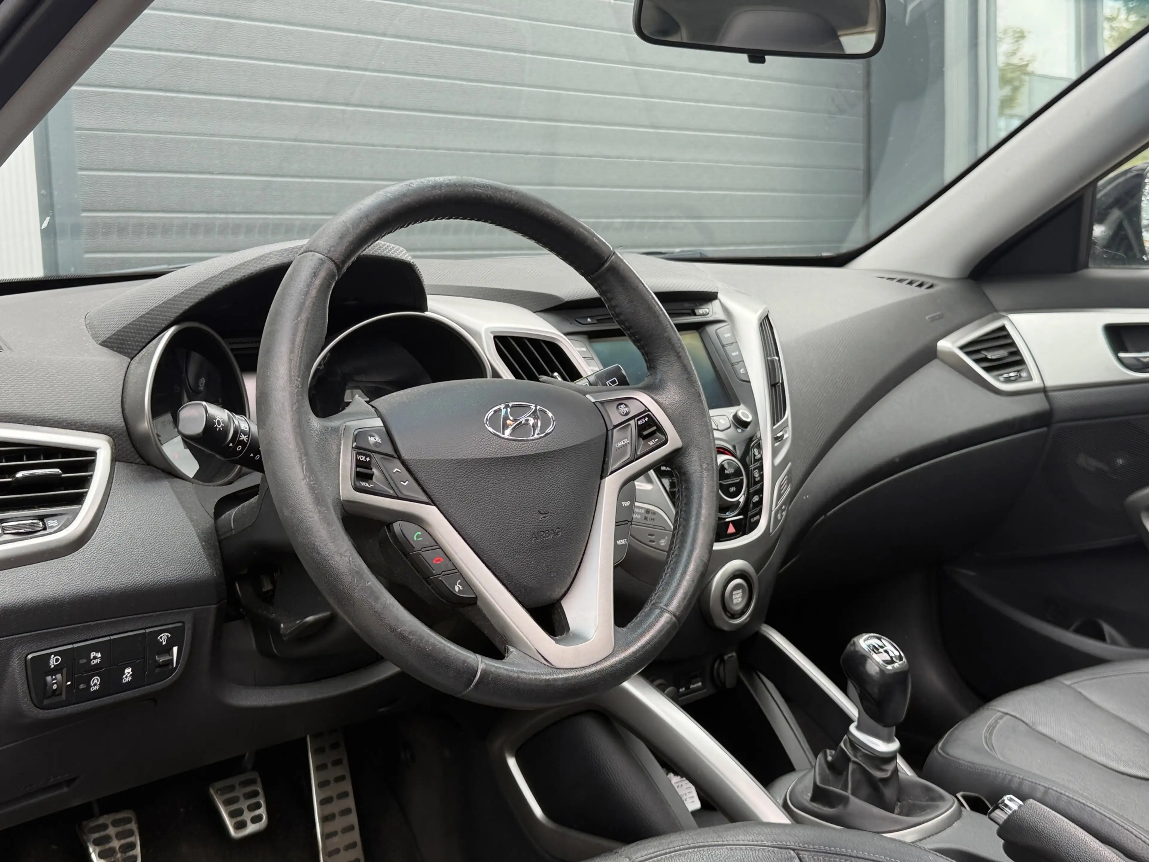 Hyundai VELOSTER 1.6 GDI i-Catcher / Start-Stop / SCHUIFDAK — photo 13