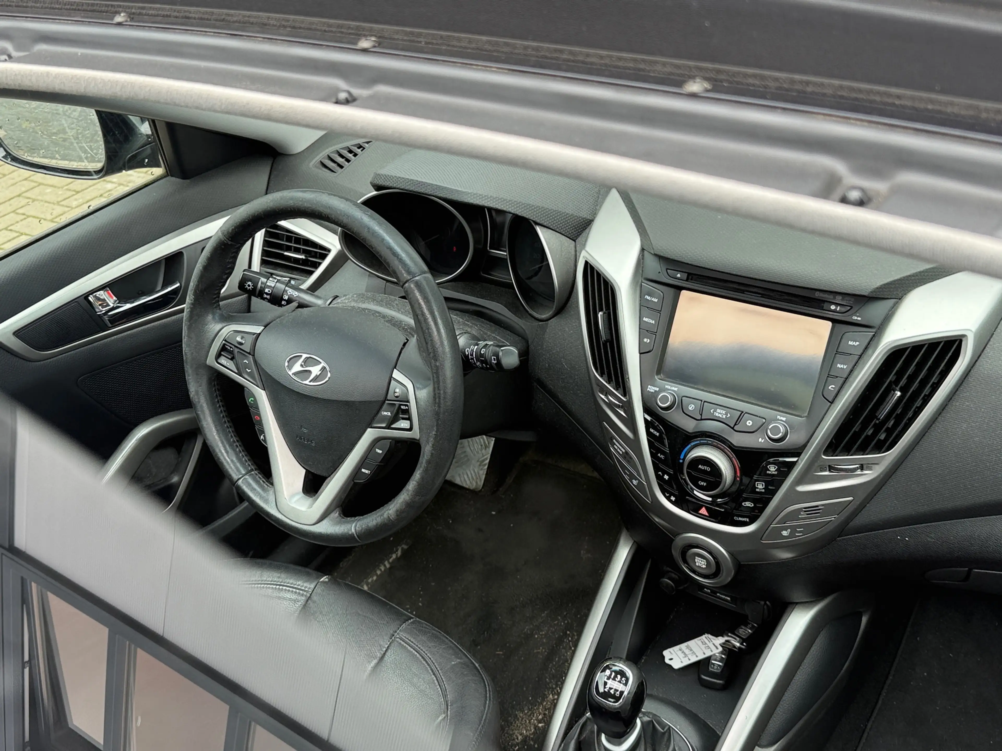 Hyundai VELOSTER 1.6 GDI i-Catcher / Start-Stop / SCHUIFDAK — photo 6