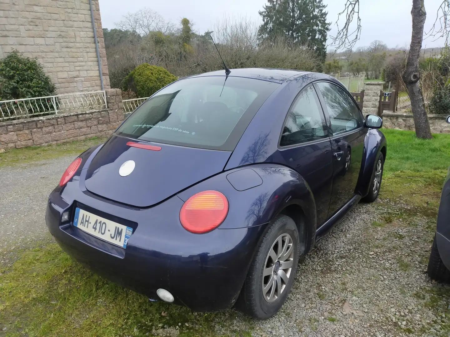 Volkswagen New Beetle 1.4i Bleu - 2