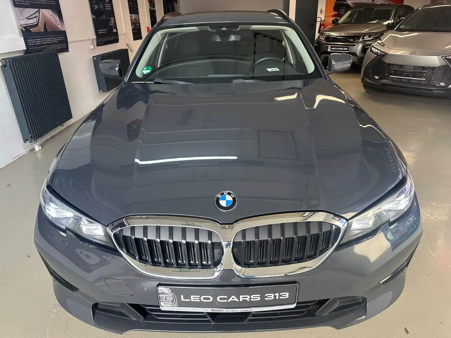 BMW 318 3 Touring Advantage Mild Hybrid Grau - 2