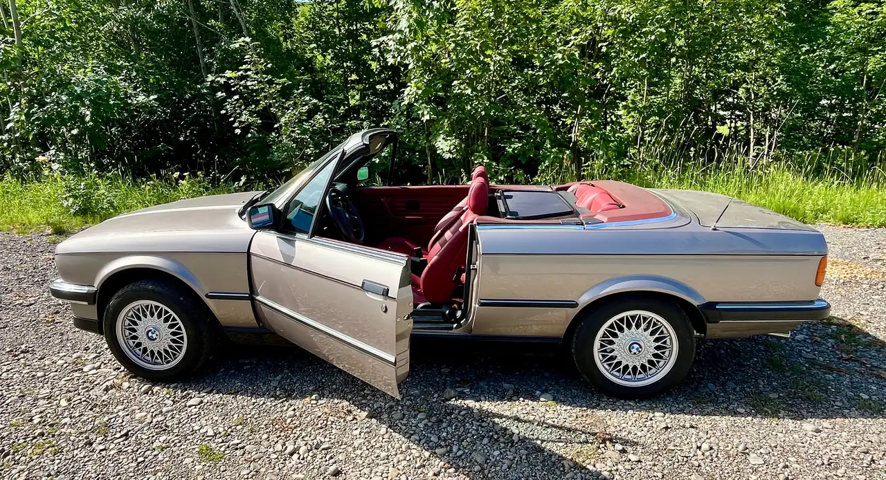 BMW 320i, foto 10