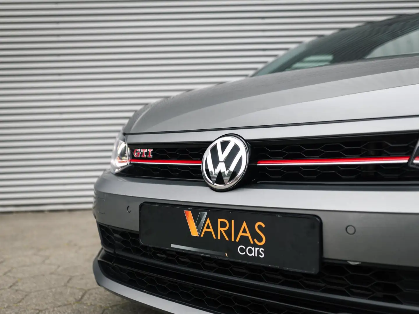 Volkswagen Polo GTI 2.0 TSI Pano Beats Navi Cruise CarPlay Gris - 2