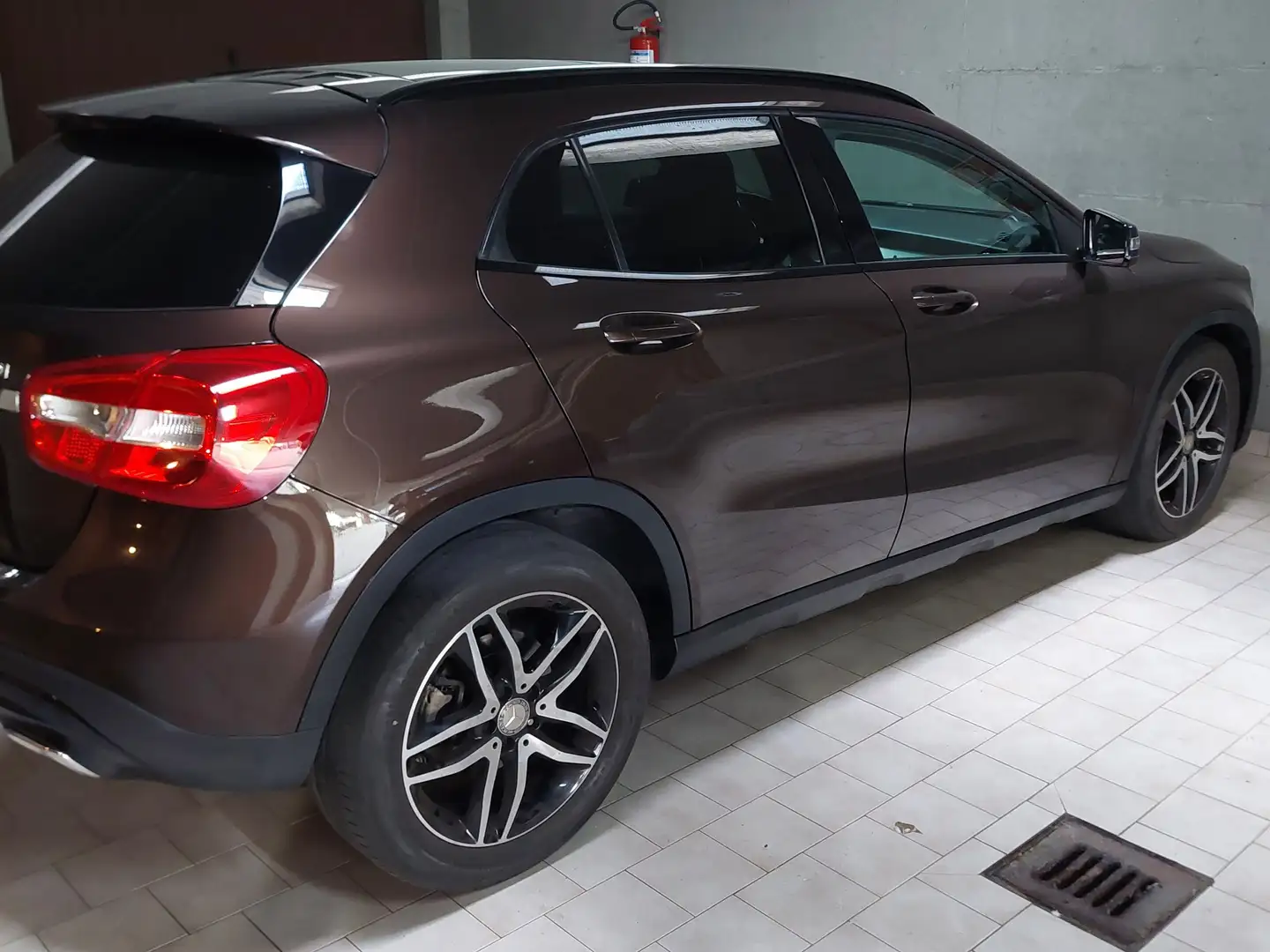Mercedes-Benz GLA 200 GLA-X156 2014 d (cdi) Sport auto Marrone - 1