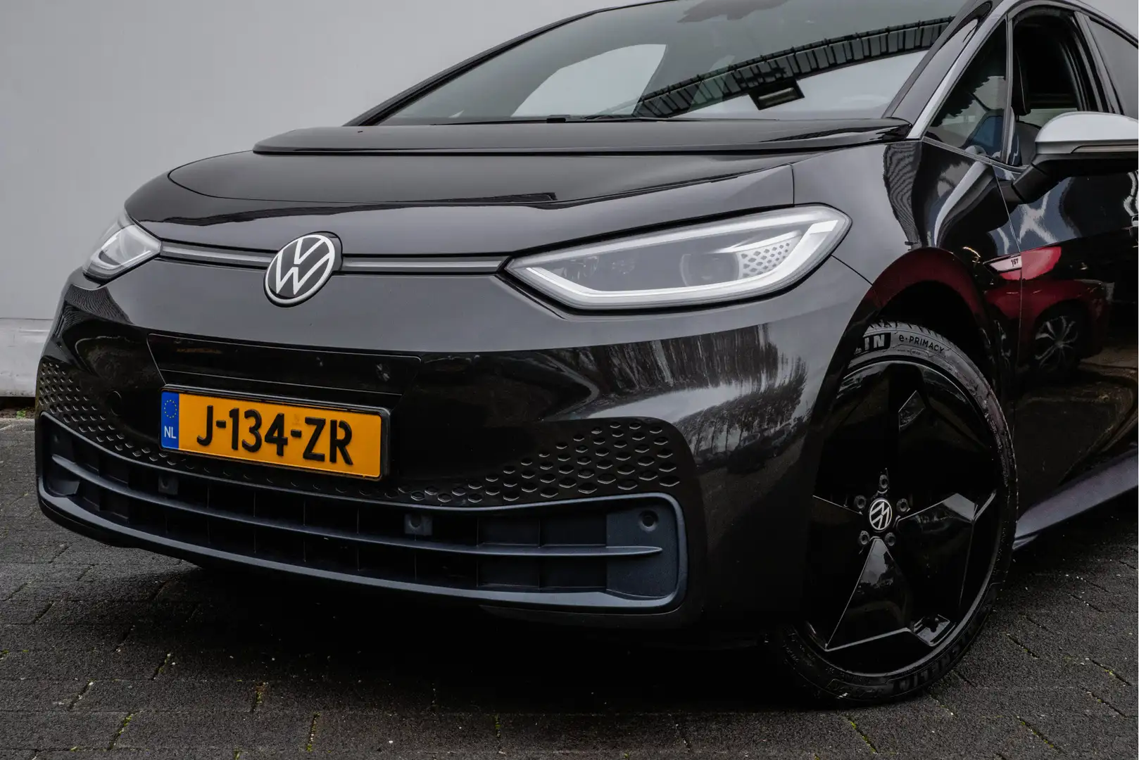 Volkswagen ID.3 First Max 58 kWh Panoramadak/ Massage/ Elektr. sto Grijs - 2