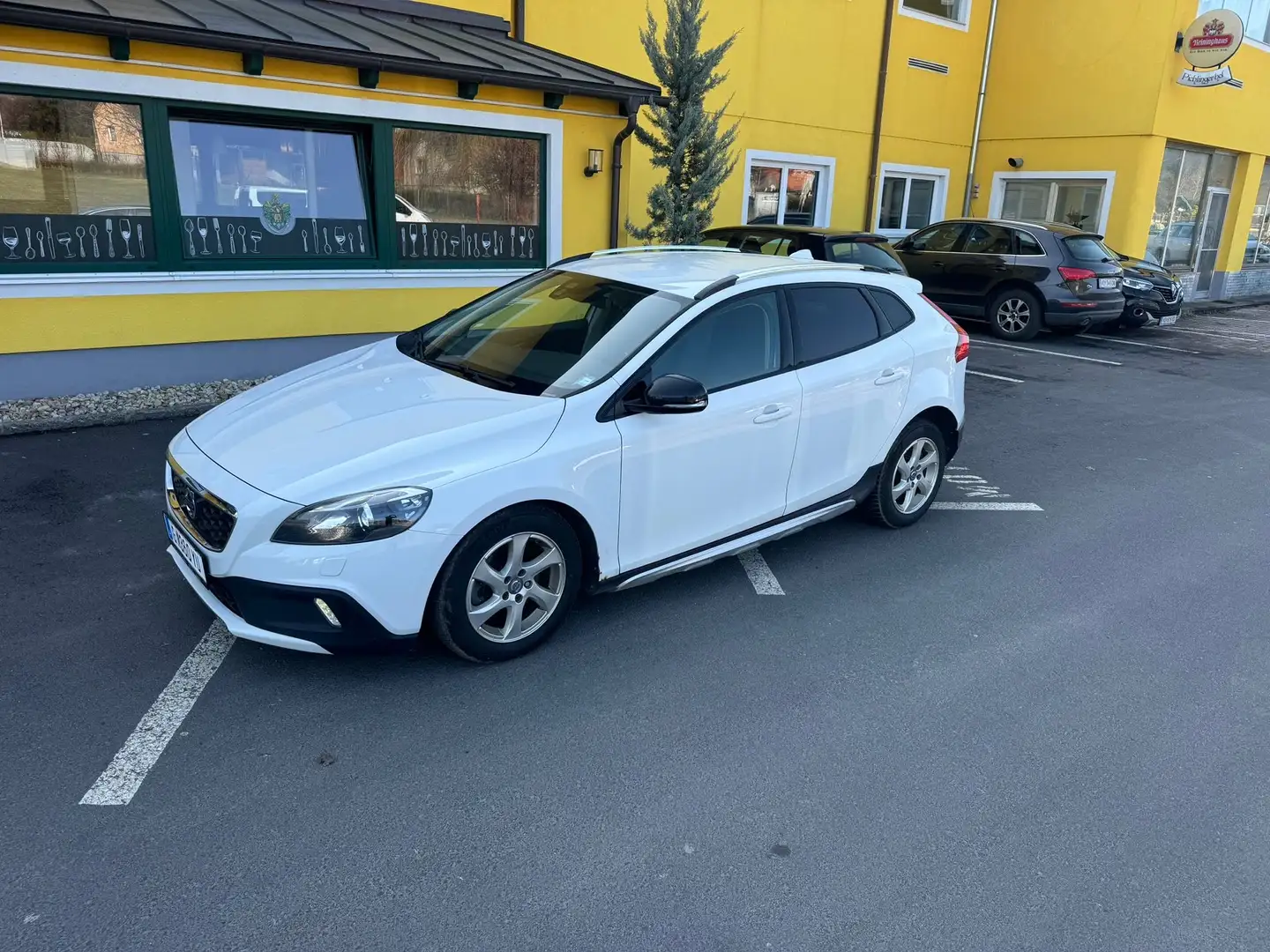 Volvo V40 Cross Country Momentum /Erstbesitz / 1,6 Diesel/Top Zustand - 1