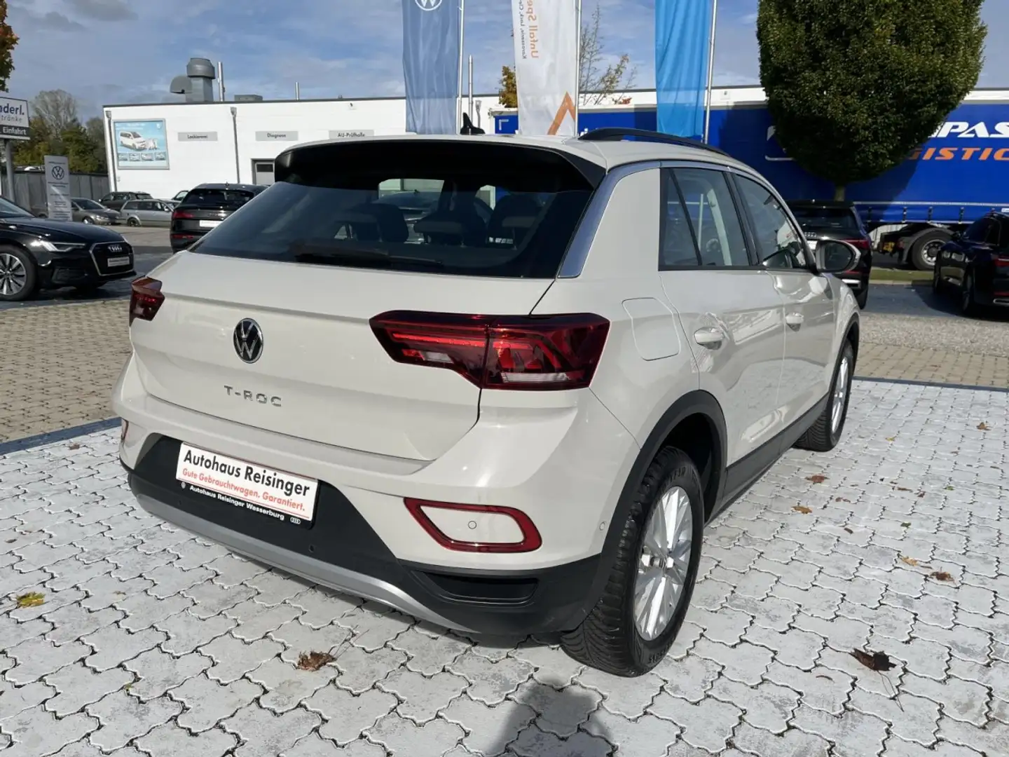 Volkswagen T-Roc 1.5 TSI DSG LIFE (Navi,AHK,APP,LED,PDC,SH) Klima Grau - 2
