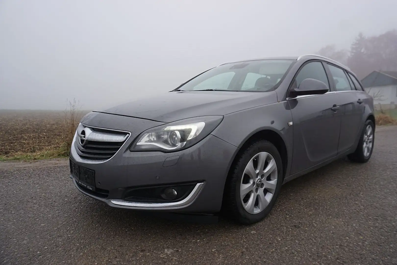 Opel Insignia ST 2,0 CDTI Ecotec Edition Aut. Grau - 2