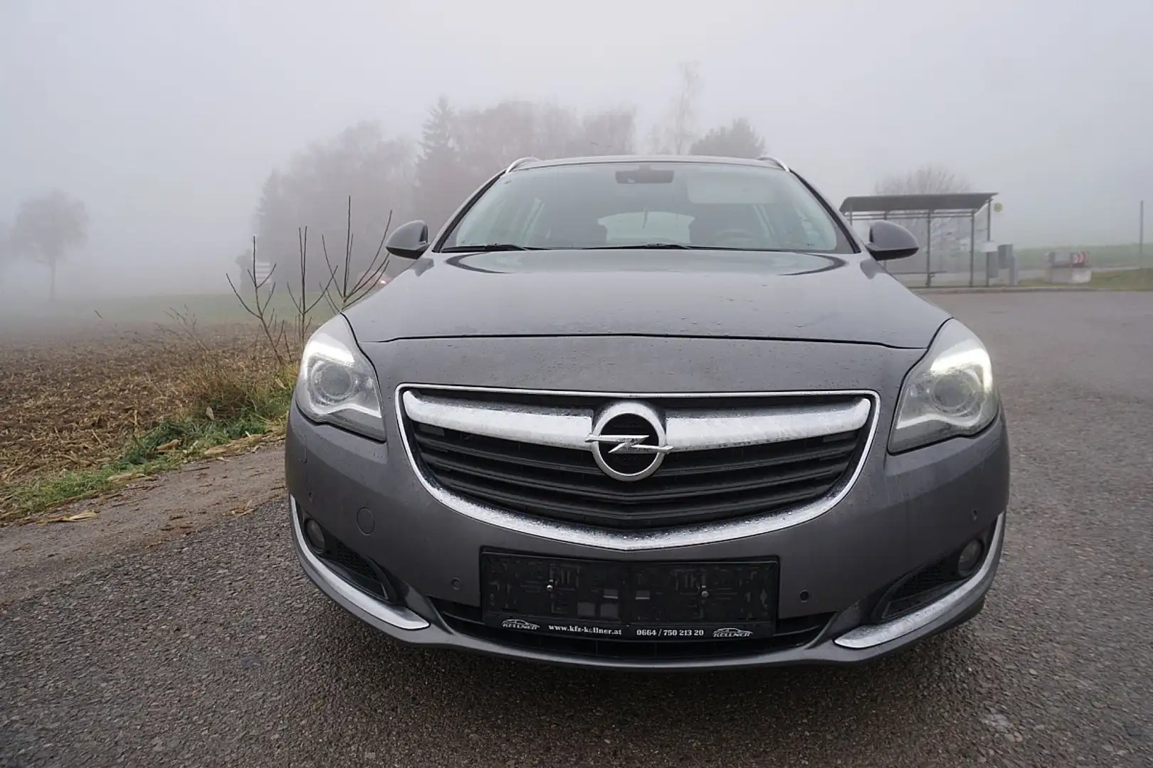 Opel Insignia ST 2,0 CDTI Ecotec Edition Aut. Grau - 1