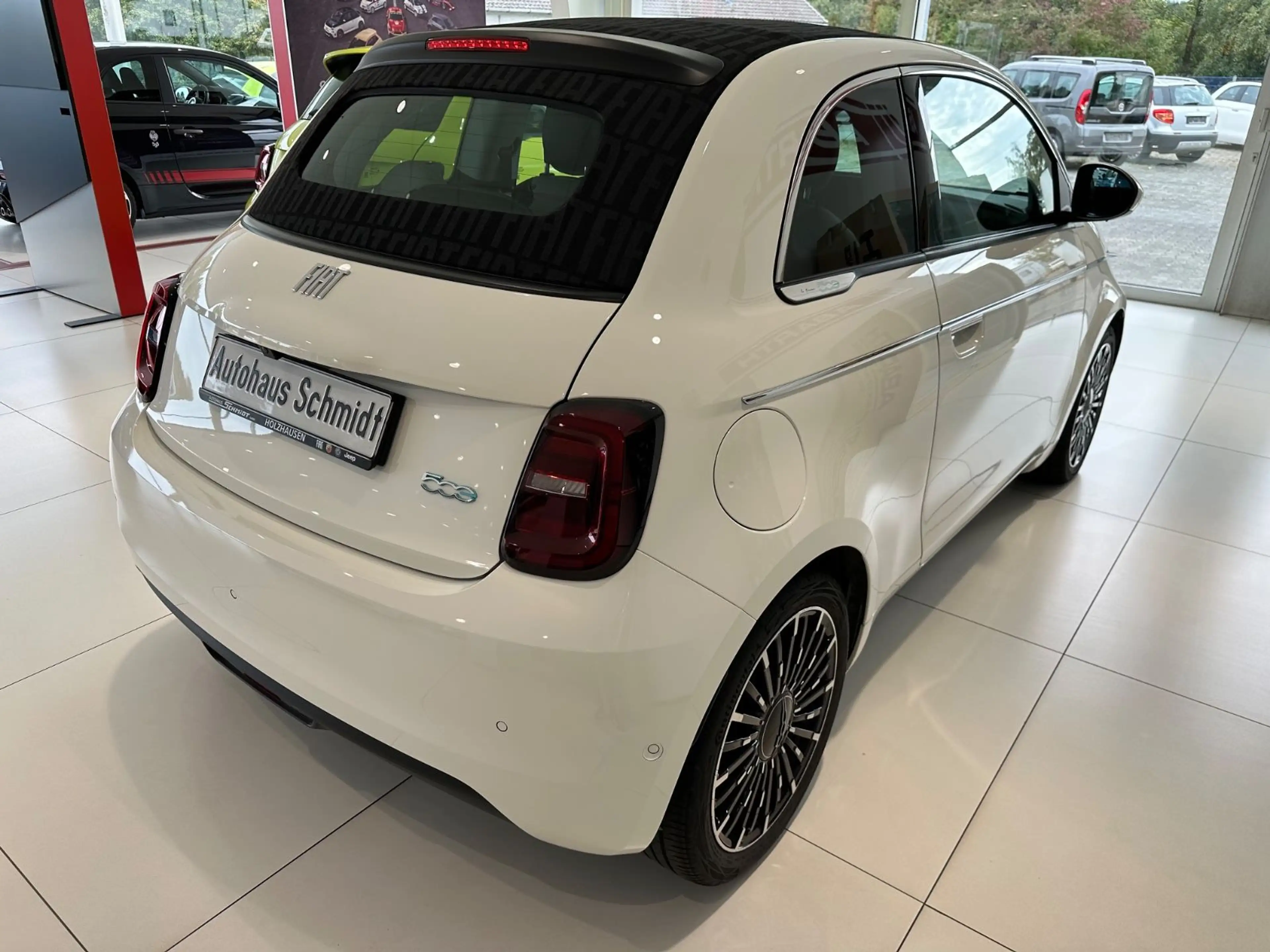 Fiat 500e 500 e la Prima by Bocelli Cabrio — photo 9