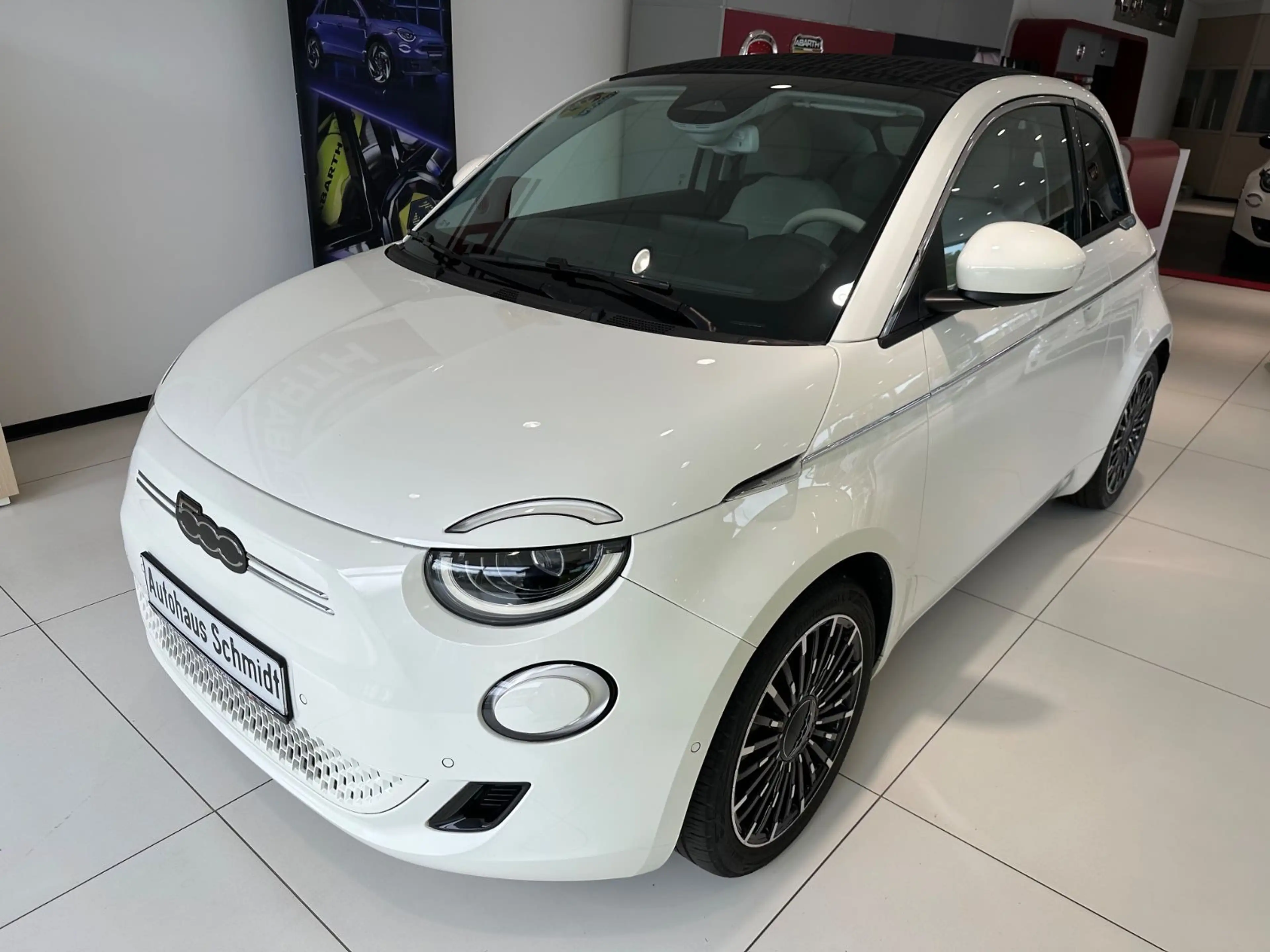 Fiat 500e 500 e la Prima by Bocelli Cabrio — photo 2