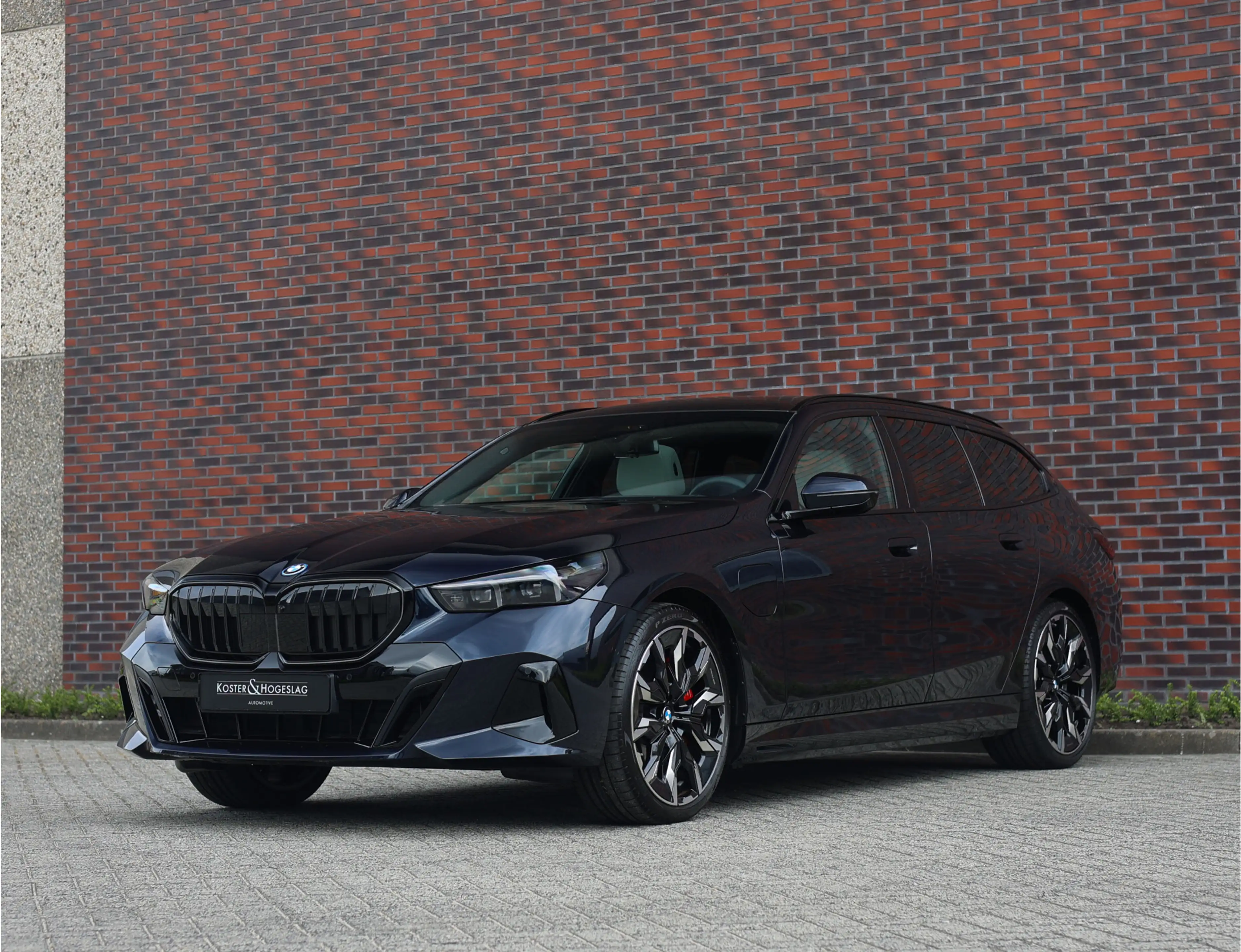 BMW 550 5-serie Touring 550e xDrive | Pano - Trekhaak - HU — photo 18