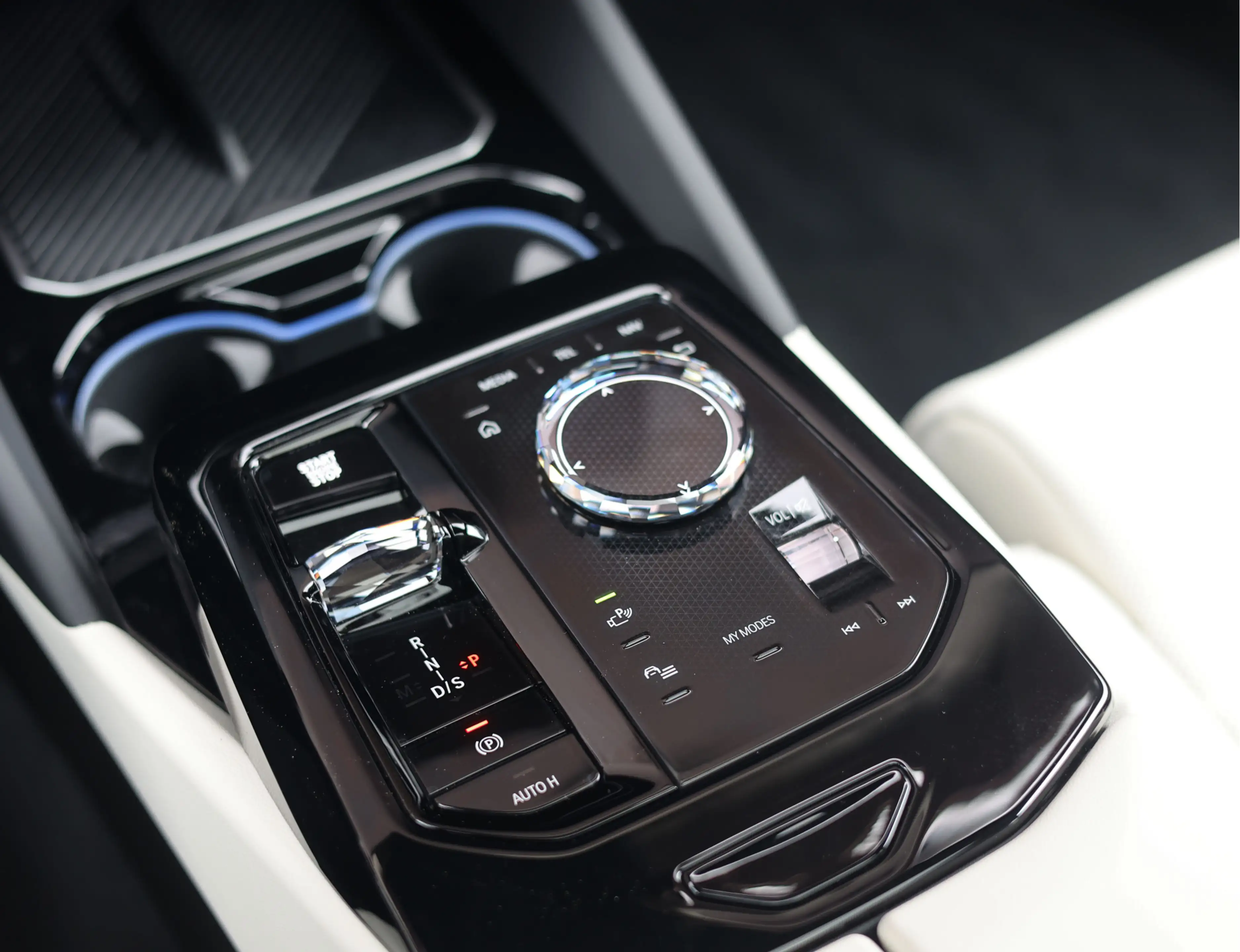 BMW 550 5-serie Touring 550e xDrive | Pano - Trekhaak - HU — photo 39