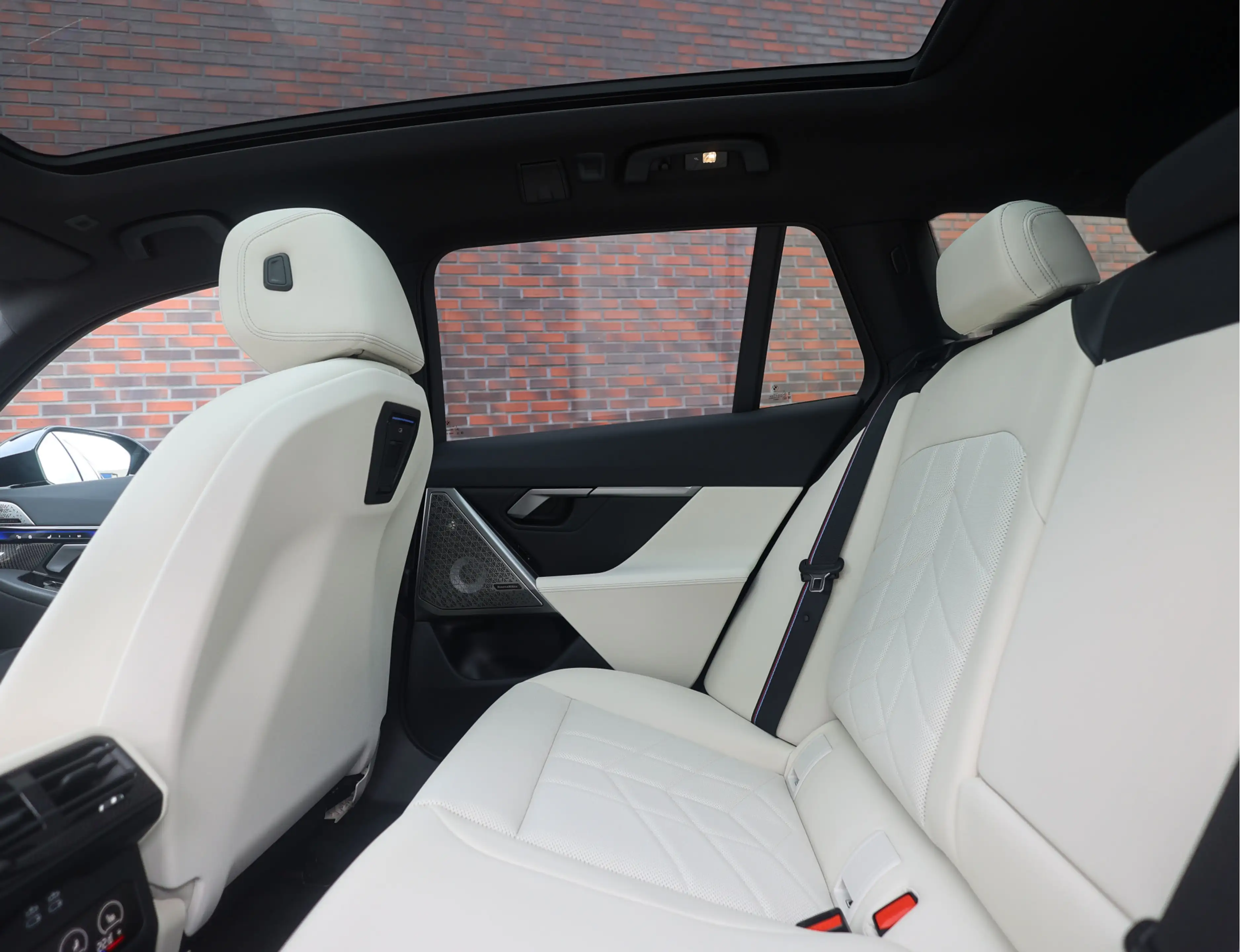 BMW 550 5-serie Touring 550e xDrive | Pano - Trekhaak - HU — photo 33