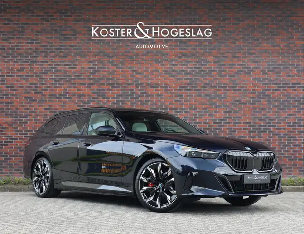 BMW 550 5-serie Touring 550e xDrive | Pano - Trekhaak - HU