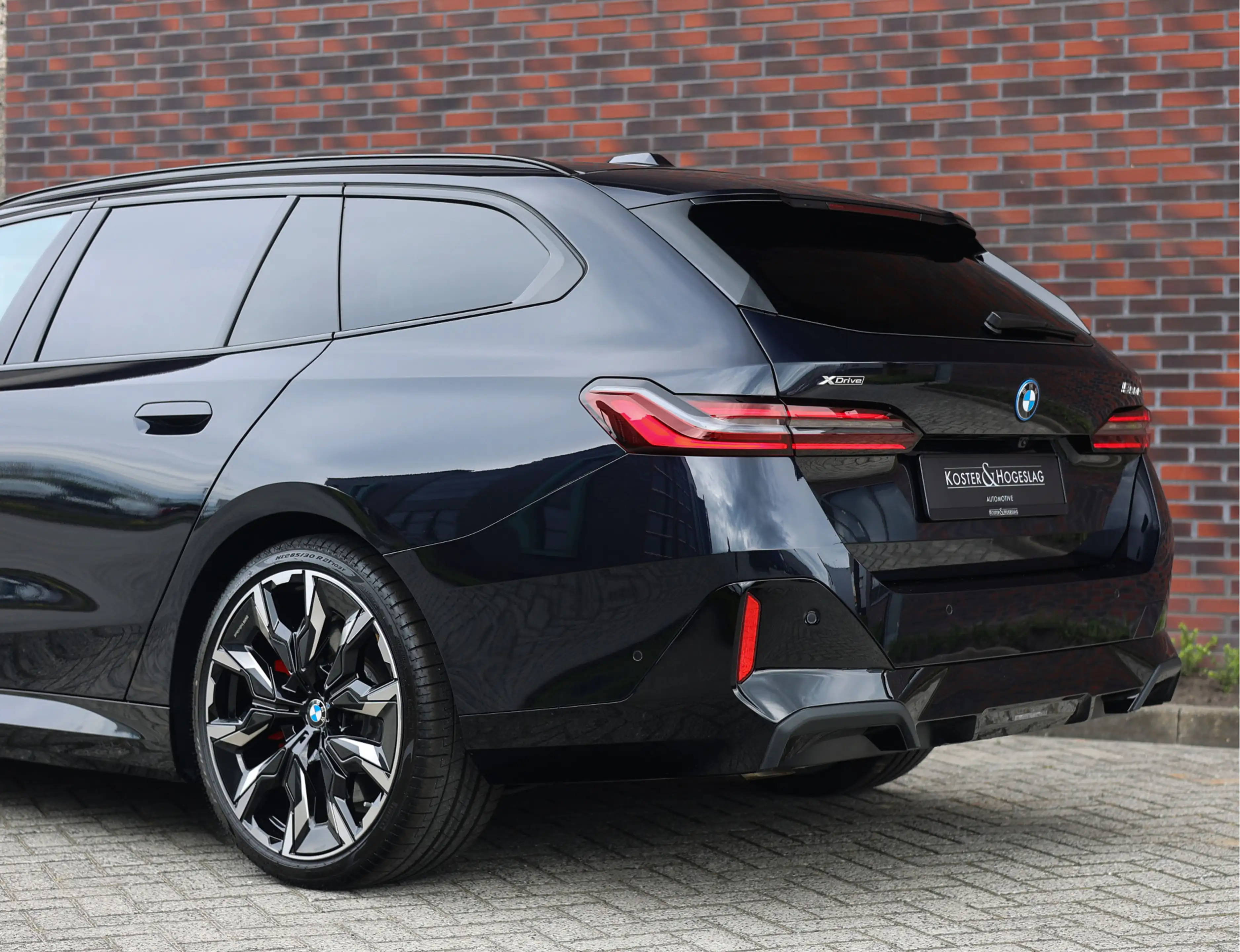 BMW 550 5-serie Touring 550e xDrive | Pano - Trekhaak - HU — photo 22