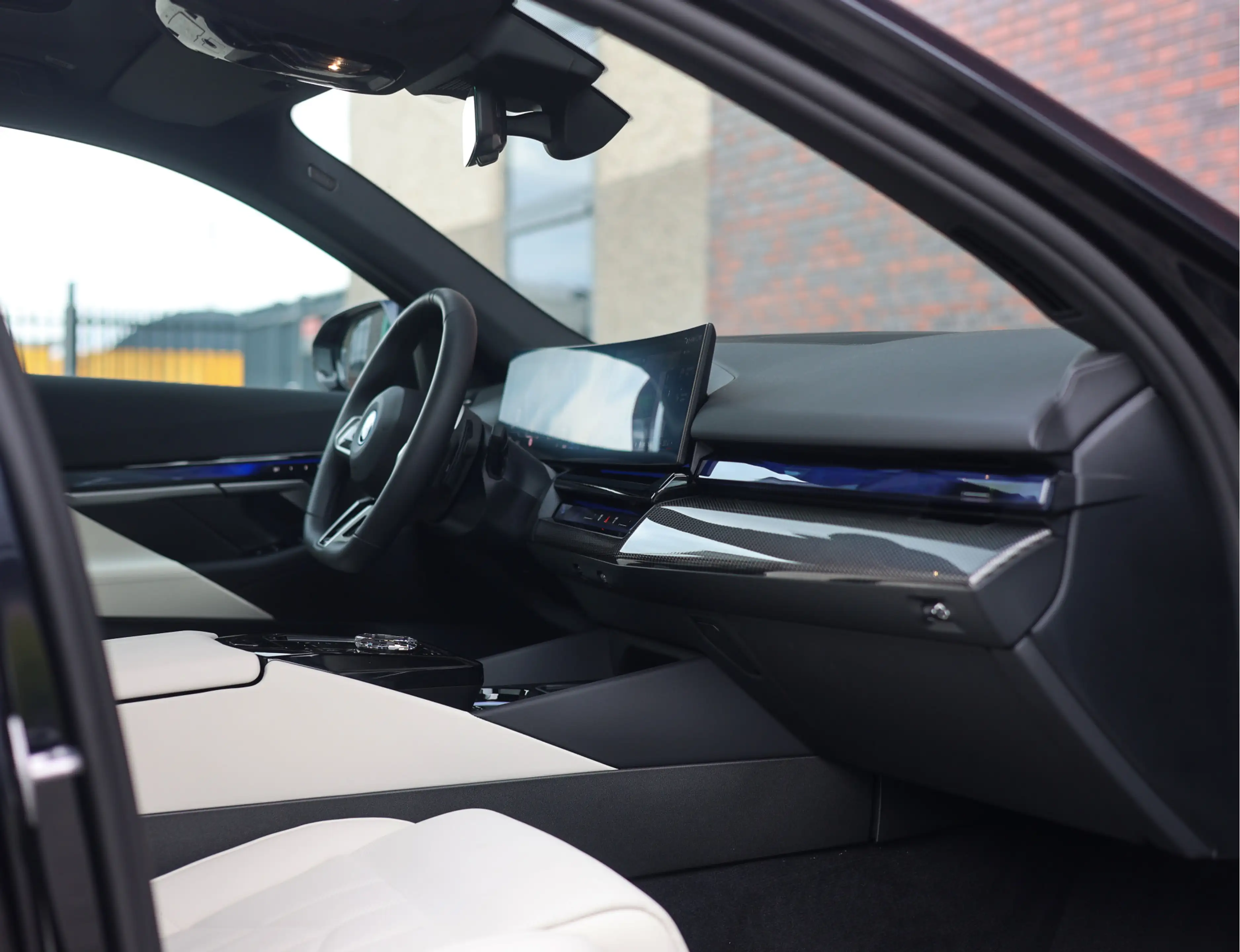 BMW 550 5-serie Touring 550e xDrive | Pano - Trekhaak - HU — photo 26