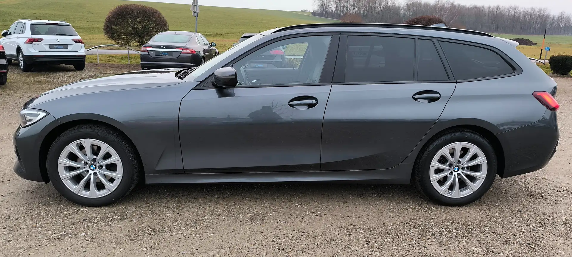 BMW 320 320 d xDrive Advantage*AHK*PICKERL NEU*AB 299 EUR Gris - 2
