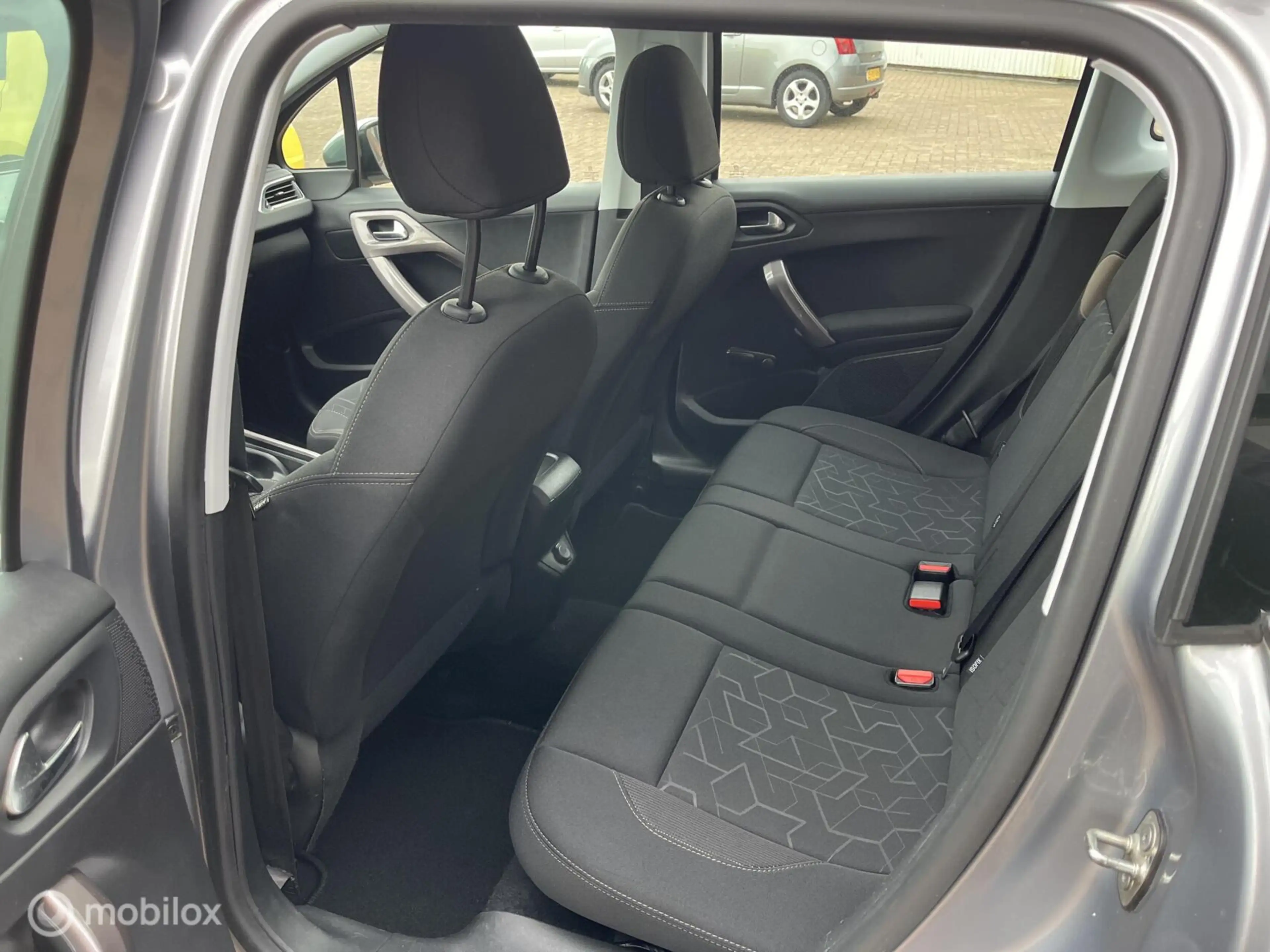 Peugeot 2008 1.2 PureTech Active automaat — photo 14