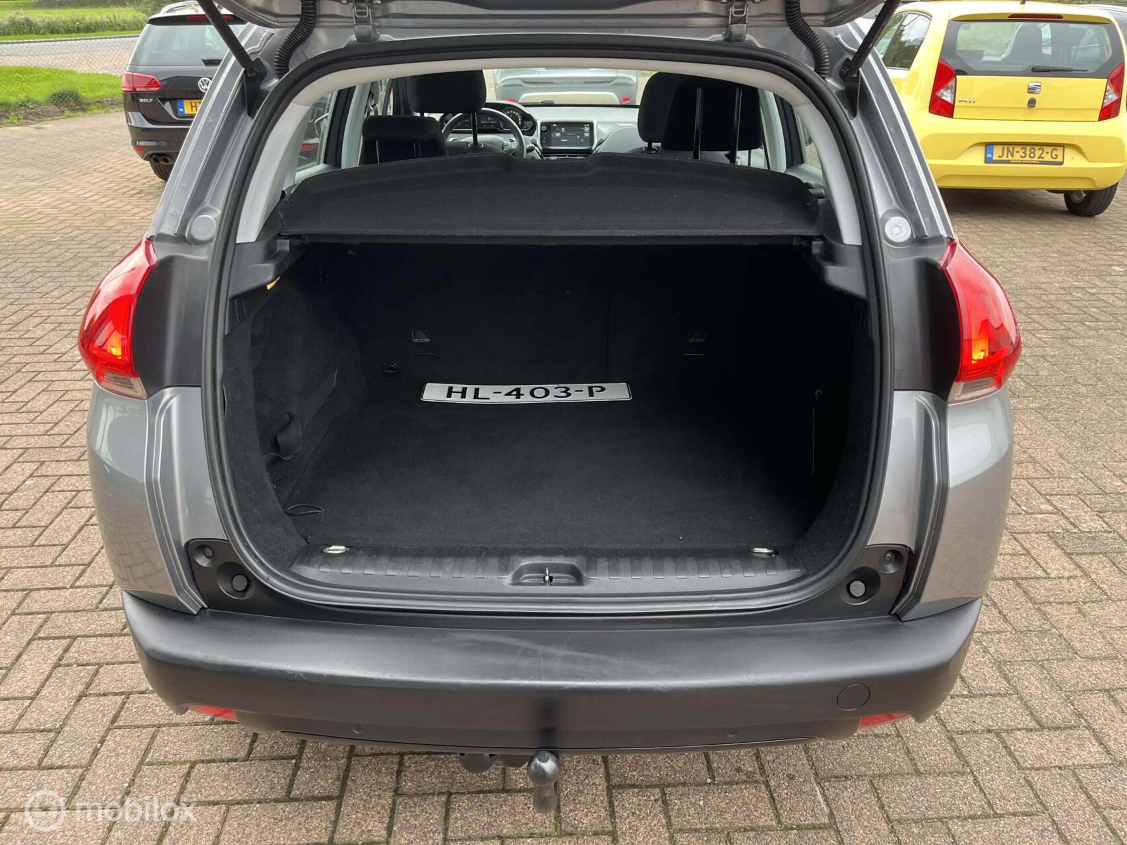 Peugeot 2008 1.2 PureTech Active automaat — photo 11
