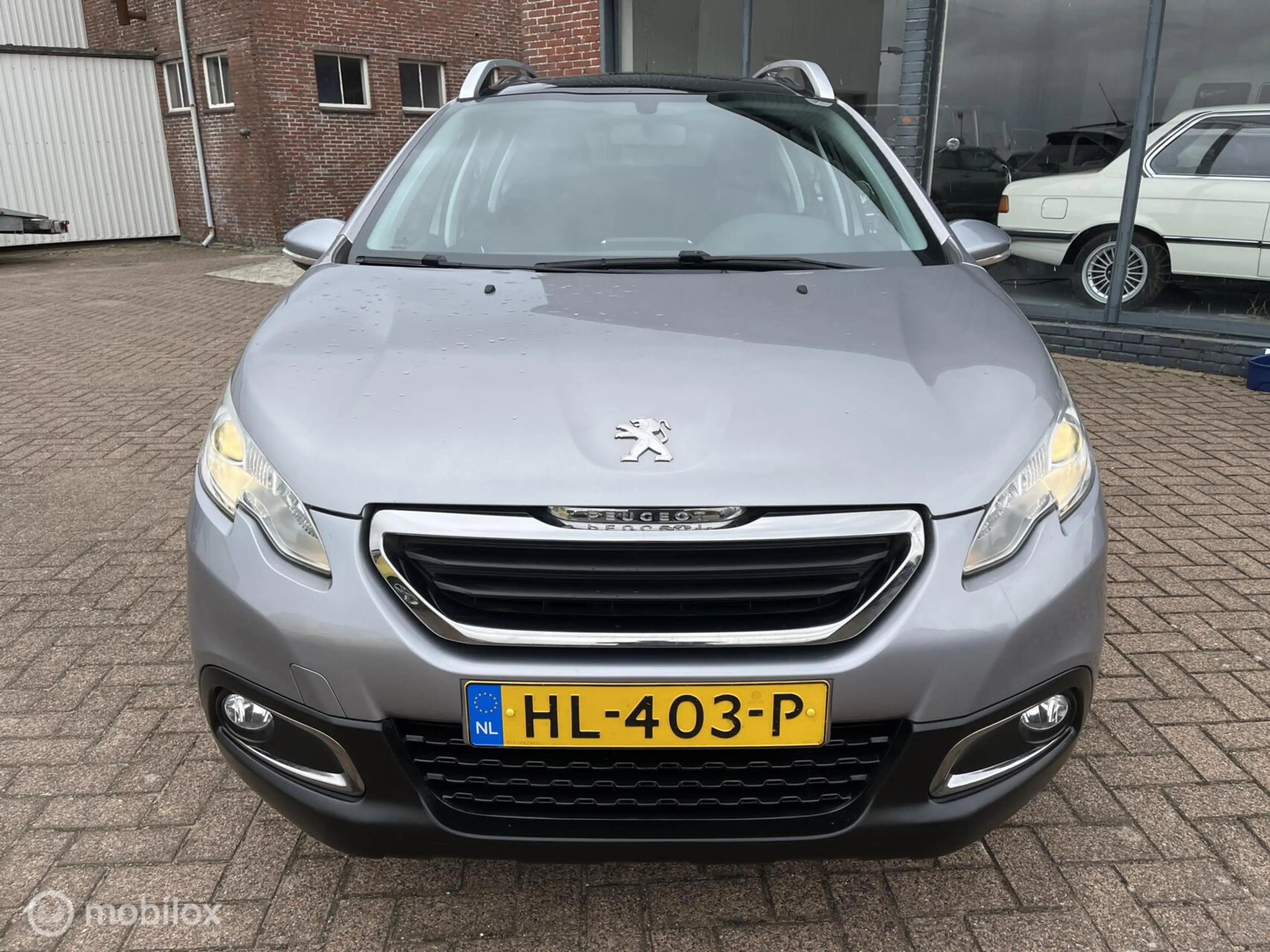 Peugeot 2008 1.2 PureTech Active automaat — photo 2