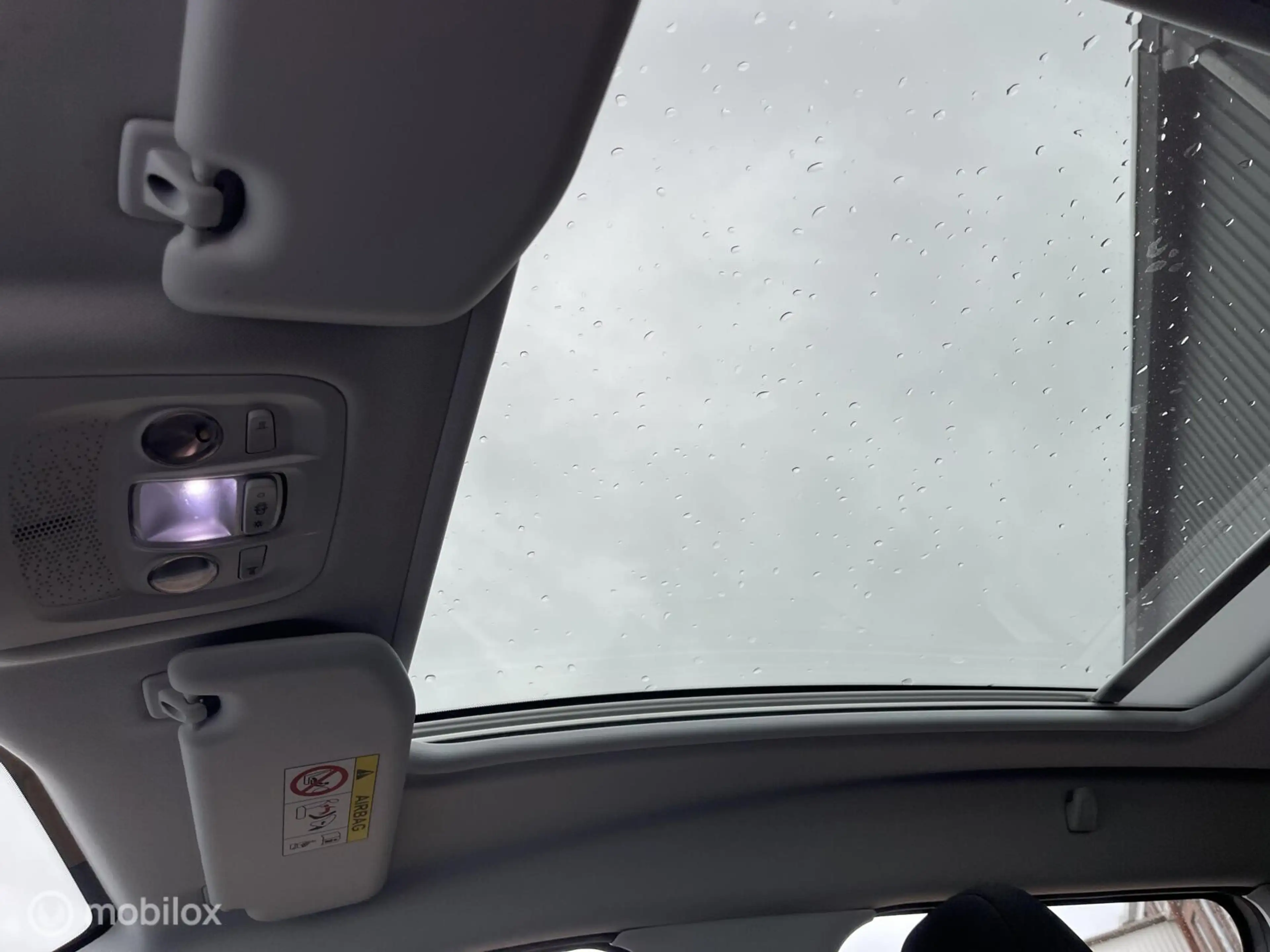 Peugeot 2008 1.2 PureTech Active automaat — photo 22