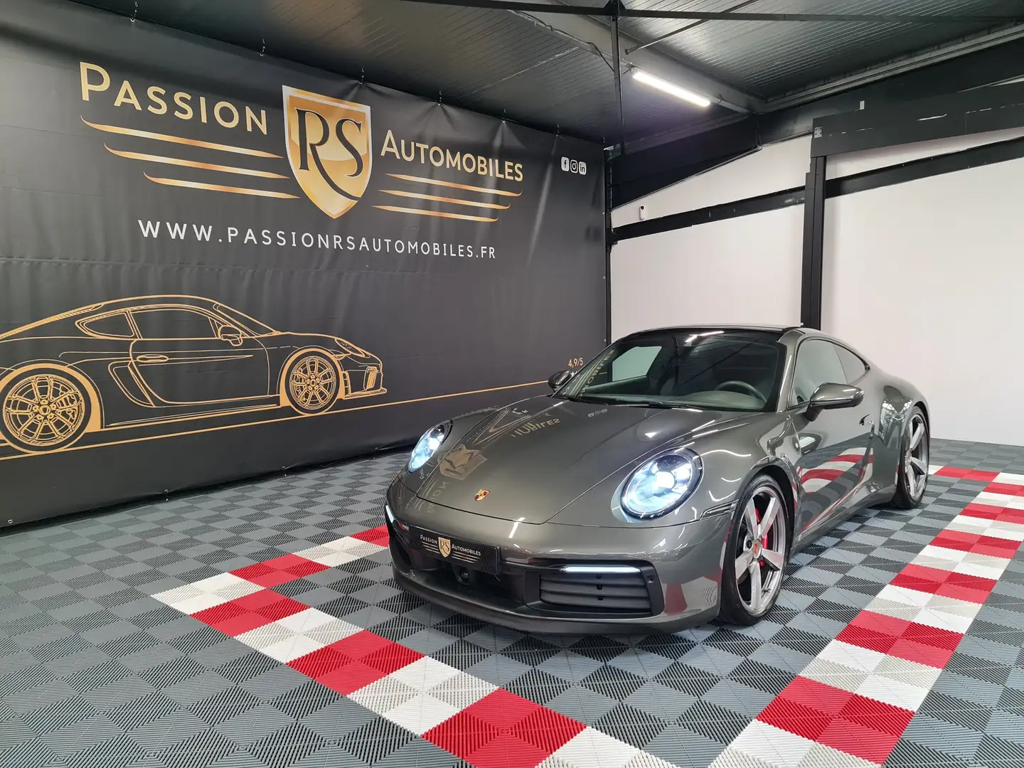 Porsche 911 992.1 CARRERA 4S 3.0 L 450 CV PDK - Vert Vert - 1