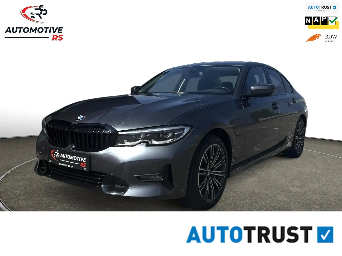 BMW 330 330e Plug-in Hybrid | 66.417 km | Shadow Line | M Сірий - 1