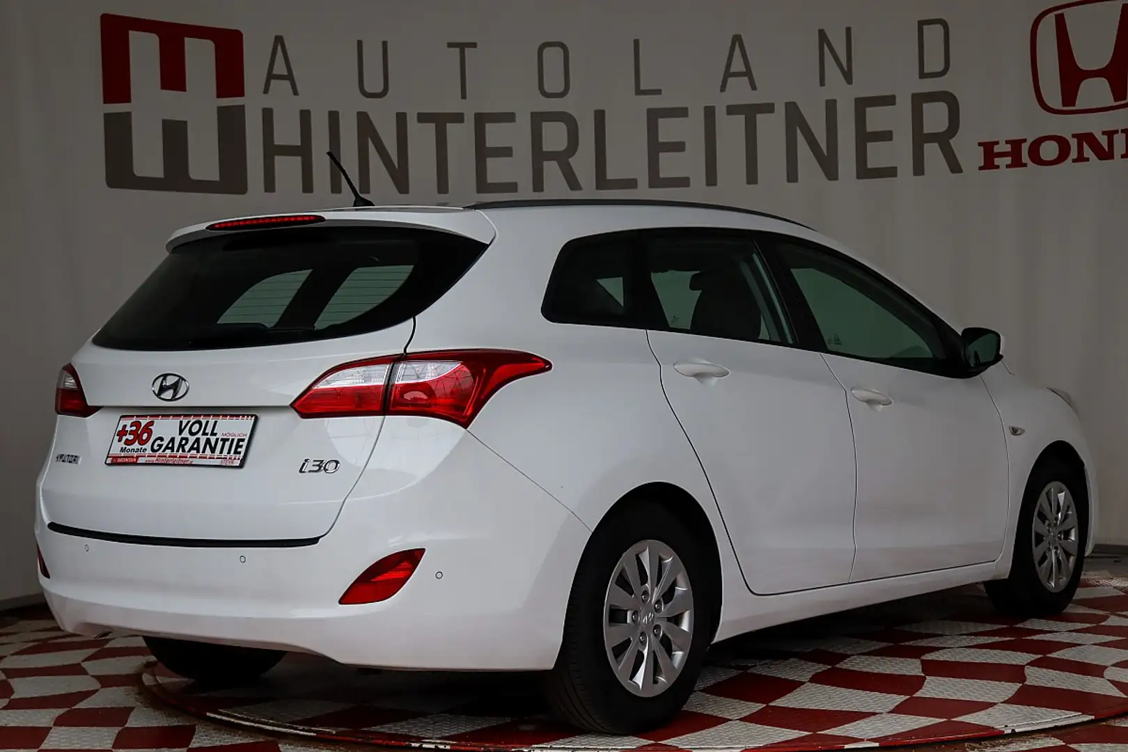 Hyundai i30 CW 1,4 CRDi Business Class Blanc - 2