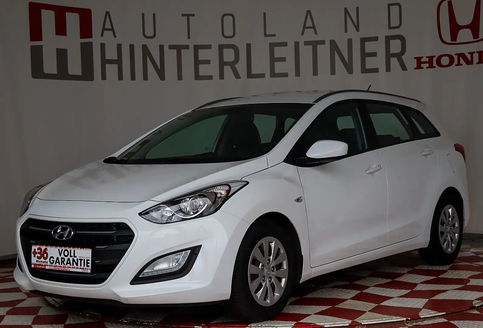 Hyundai i30 CW 1,4 CRDi Business Class Blanc - 1