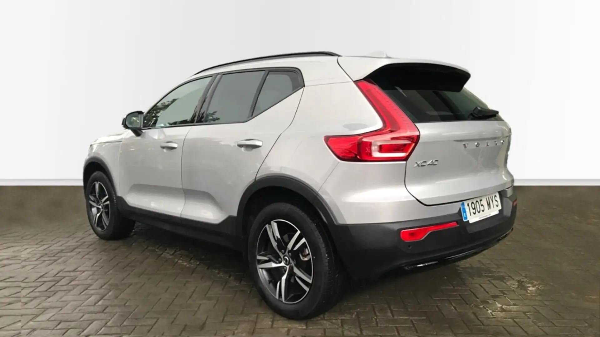 Volvo XC40 2.0 B3 PLUS DARK AUTO 5P - 2