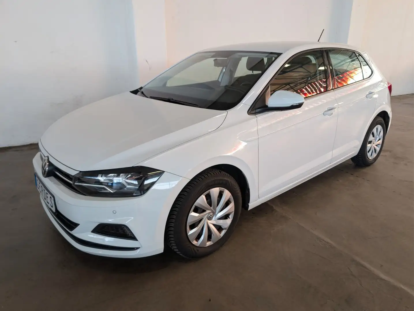 Volkswagen Polo VI Comfortline 1.0 Weiß - 2