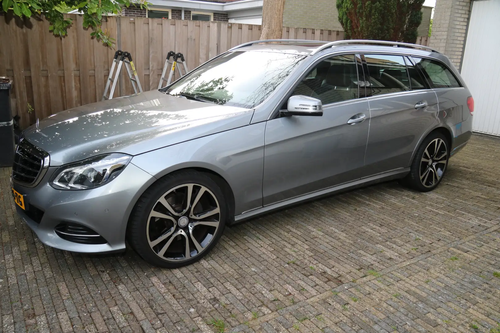 Mercedes-Benz E 250 E 250 Amb. Avantgarde Stříbrná - 2