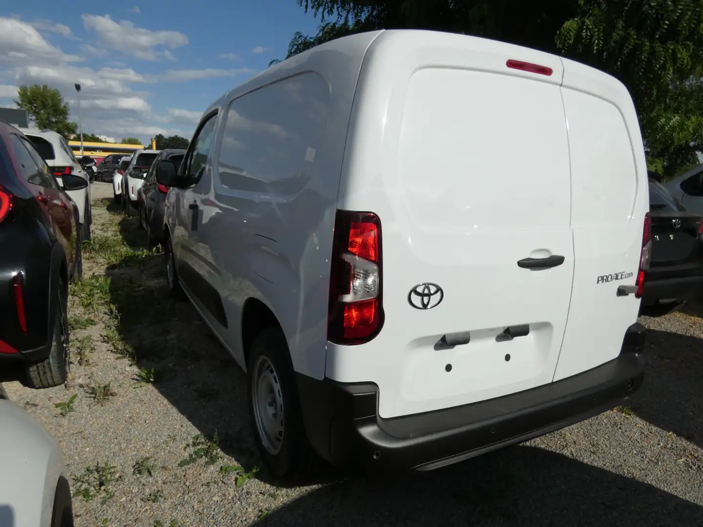 Toyota PROACE CITY 1.2 L1 Meister LED, Navi, PDC, Klima Blanc - 2