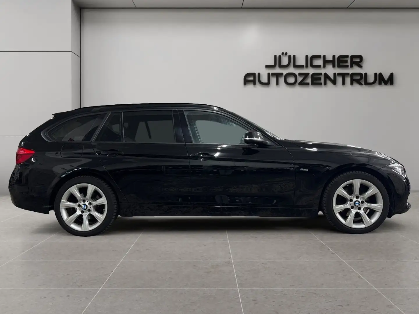 BMW 325 d Touring Sport Line, 1 Jahr Garantie incl. Schwarz - 2