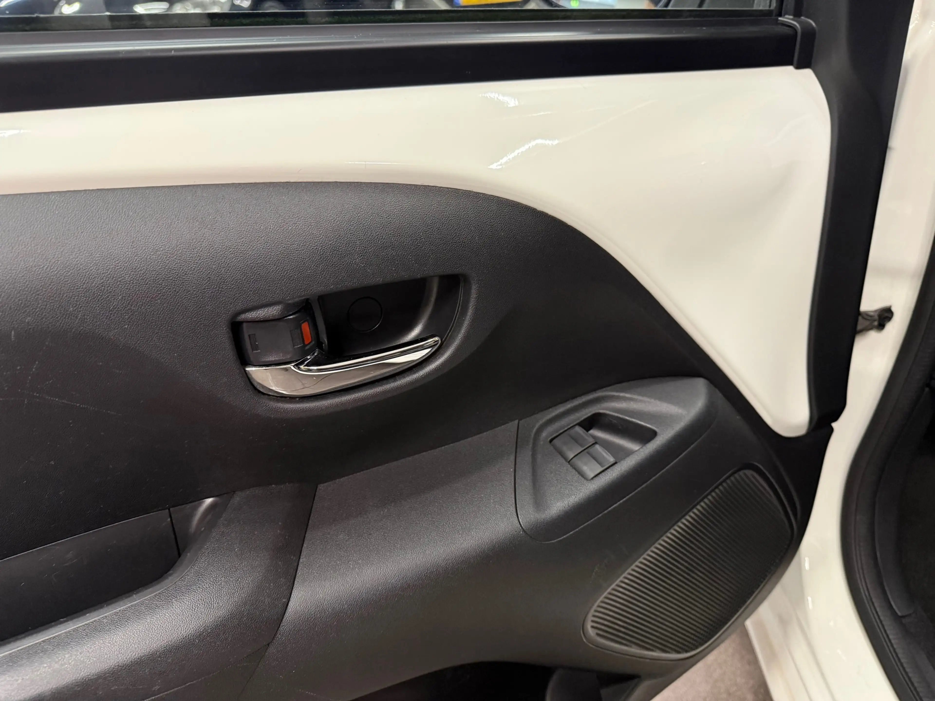 Toyota Aygo 1.0 VVT-i x-play * Navigatie / Camera / Airco / 5 — photo 10