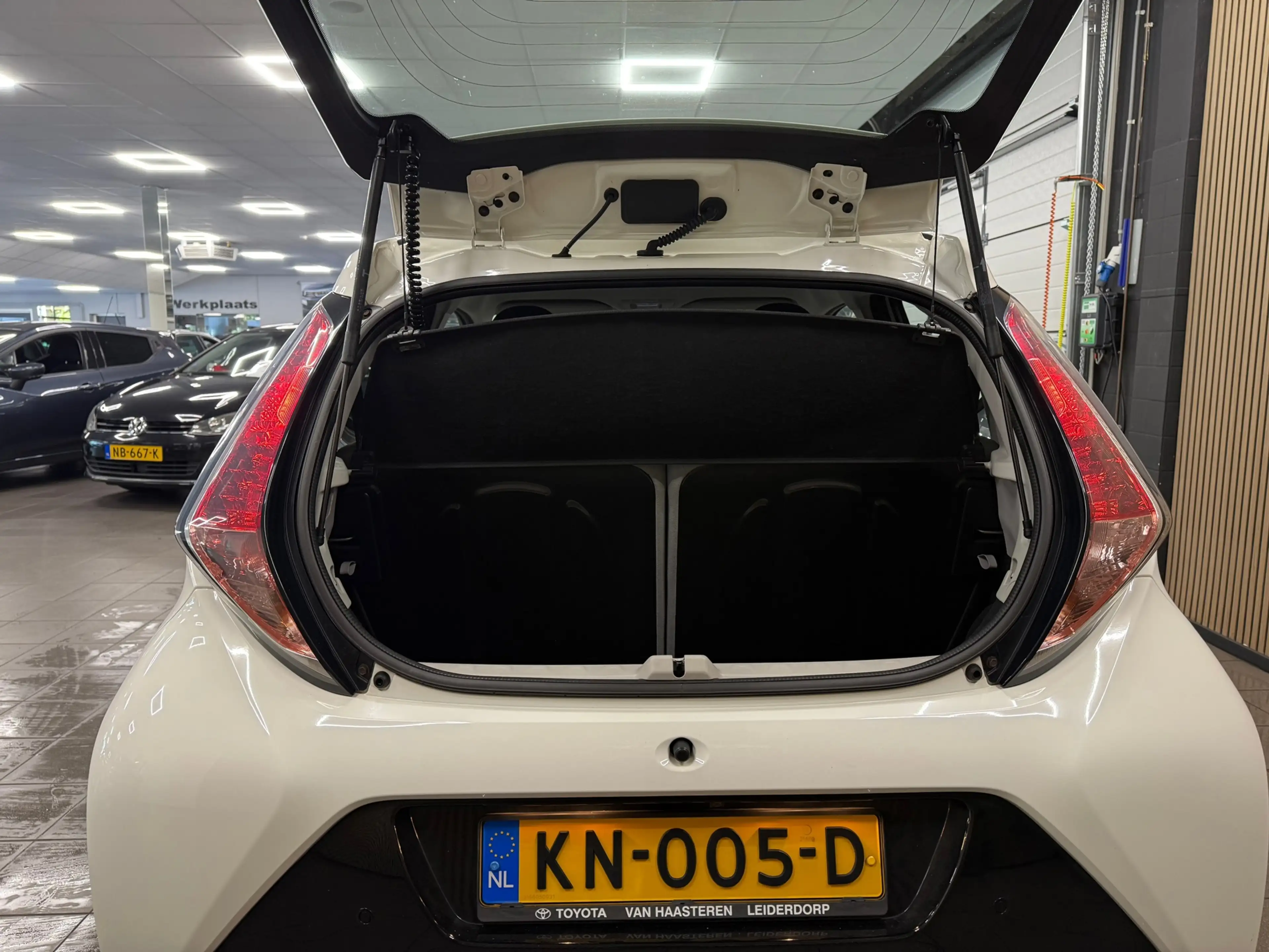 Toyota Aygo 1.0 VVT-i x-play * Navigatie / Camera / Airco / 5 — photo 5