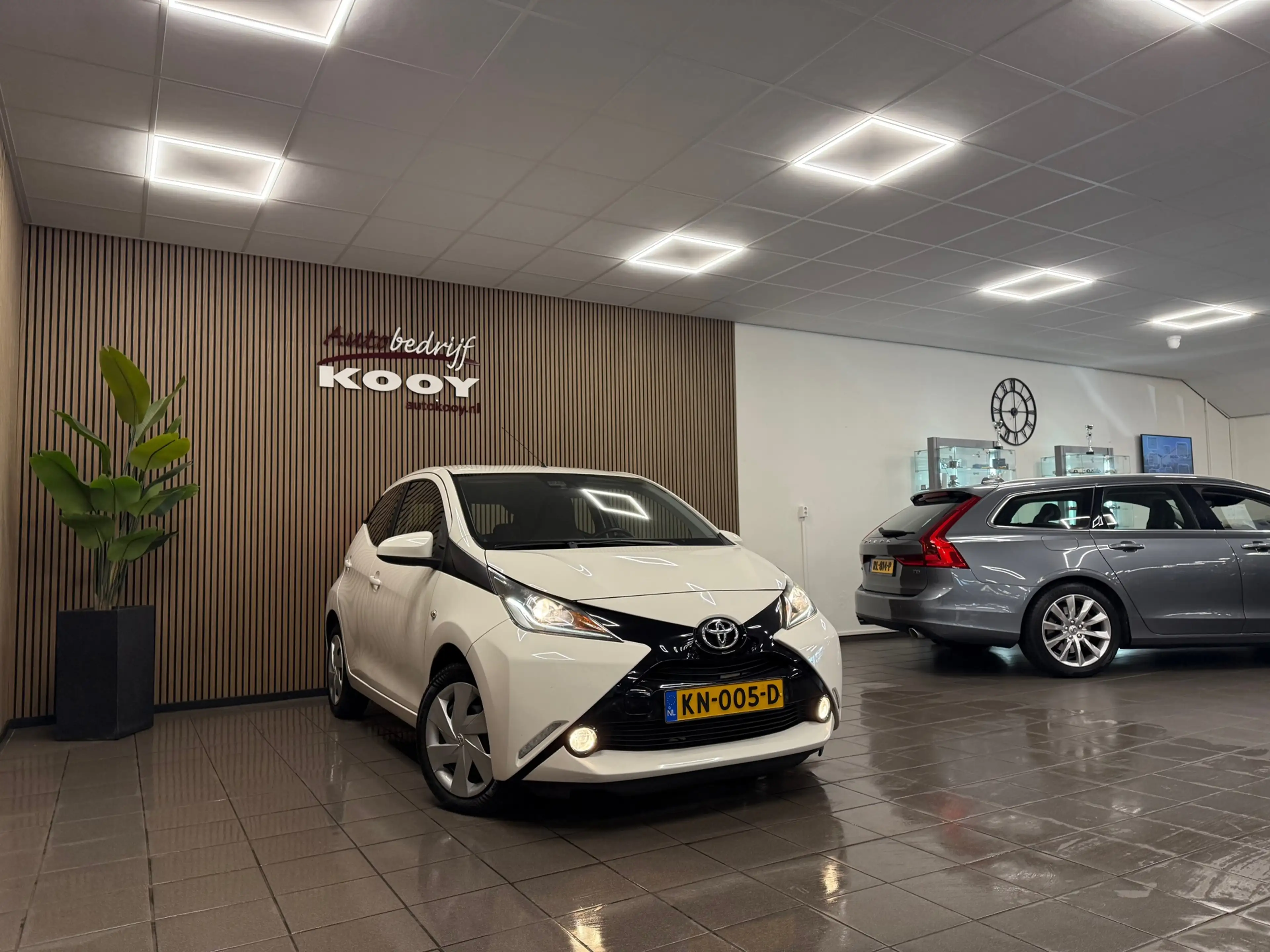 Toyota Aygo 1.0 VVT-i x-play * Navigatie / Camera / Airco / 5 — photo 7