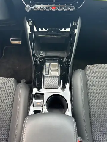 Peugeot 208 view 14