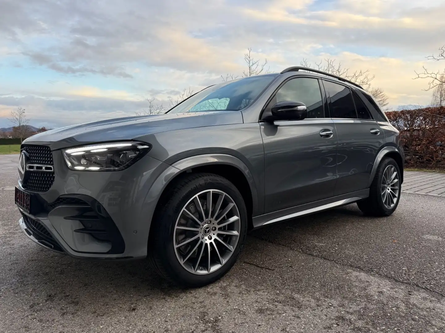 Mercedes-Benz GLE 450 *Premium Plus*Massage*AHK* Grau - 1