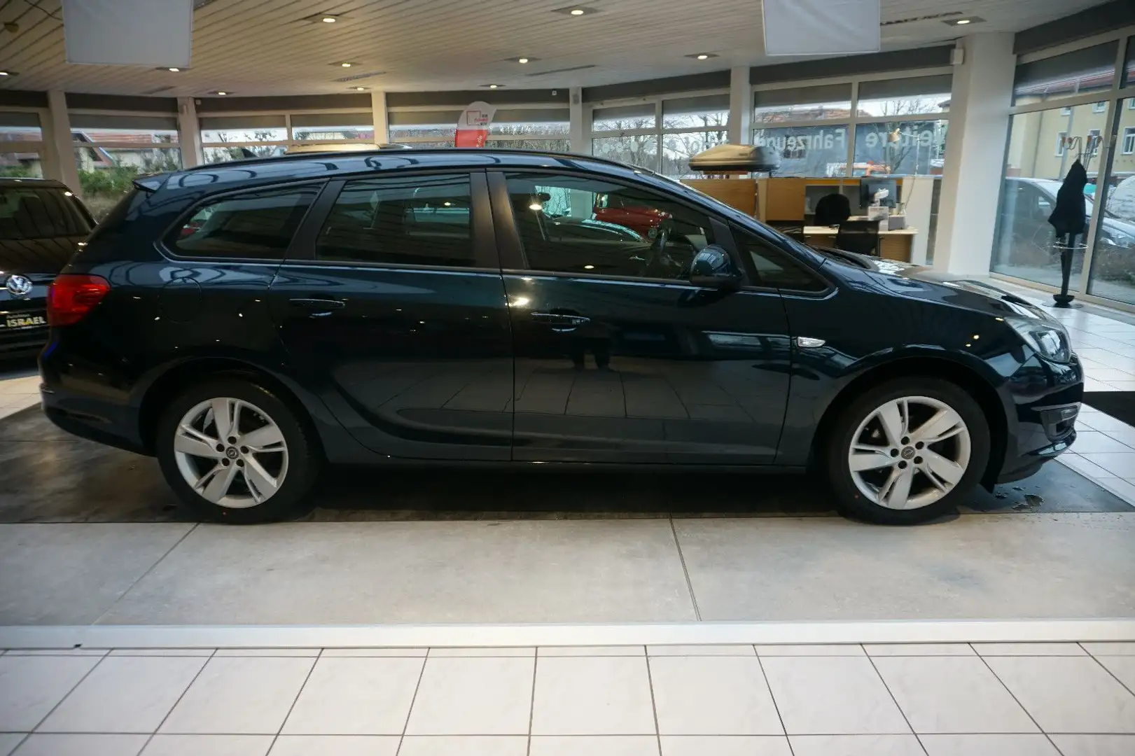 Opel Astra J ST Style AUTOMATIK, NAVI, SITZHEIZUNG Grün - 2