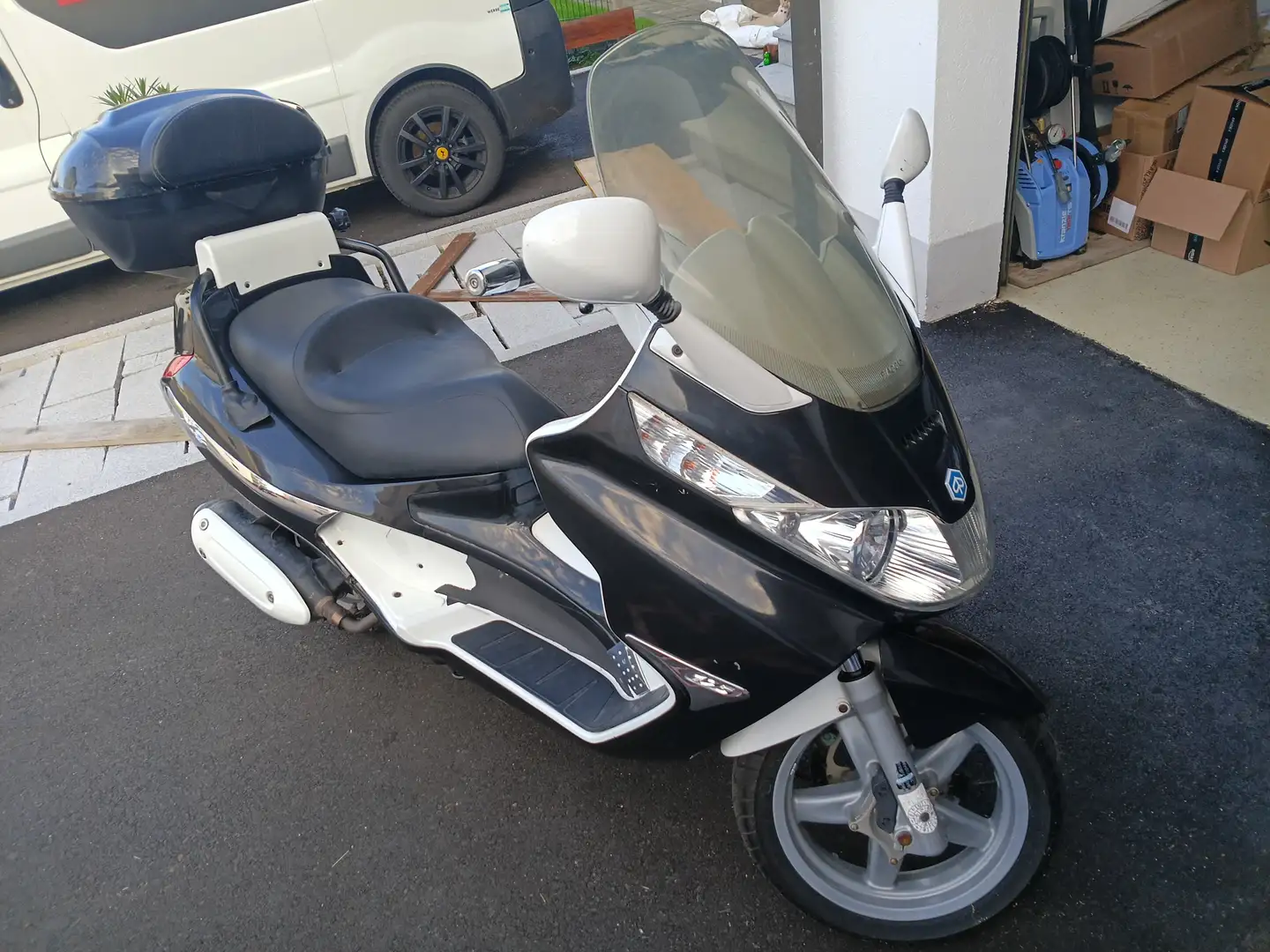 Piaggio X 8 X8 125 Premium Zwart - 1