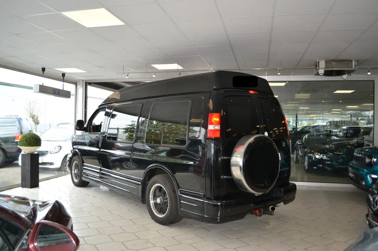GMC Savana